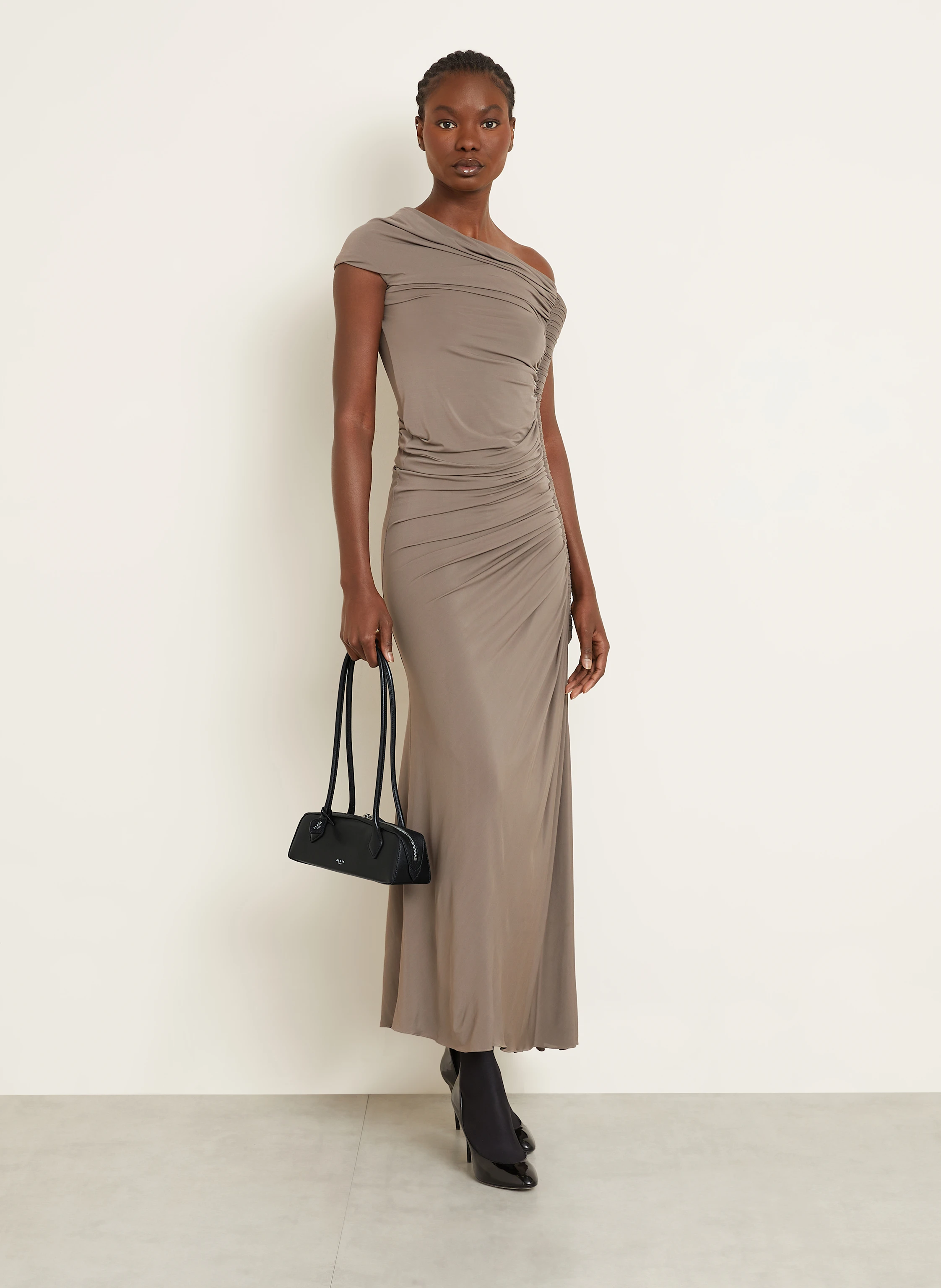 ALAÏA Schultertasche LE TECKEL SMALL