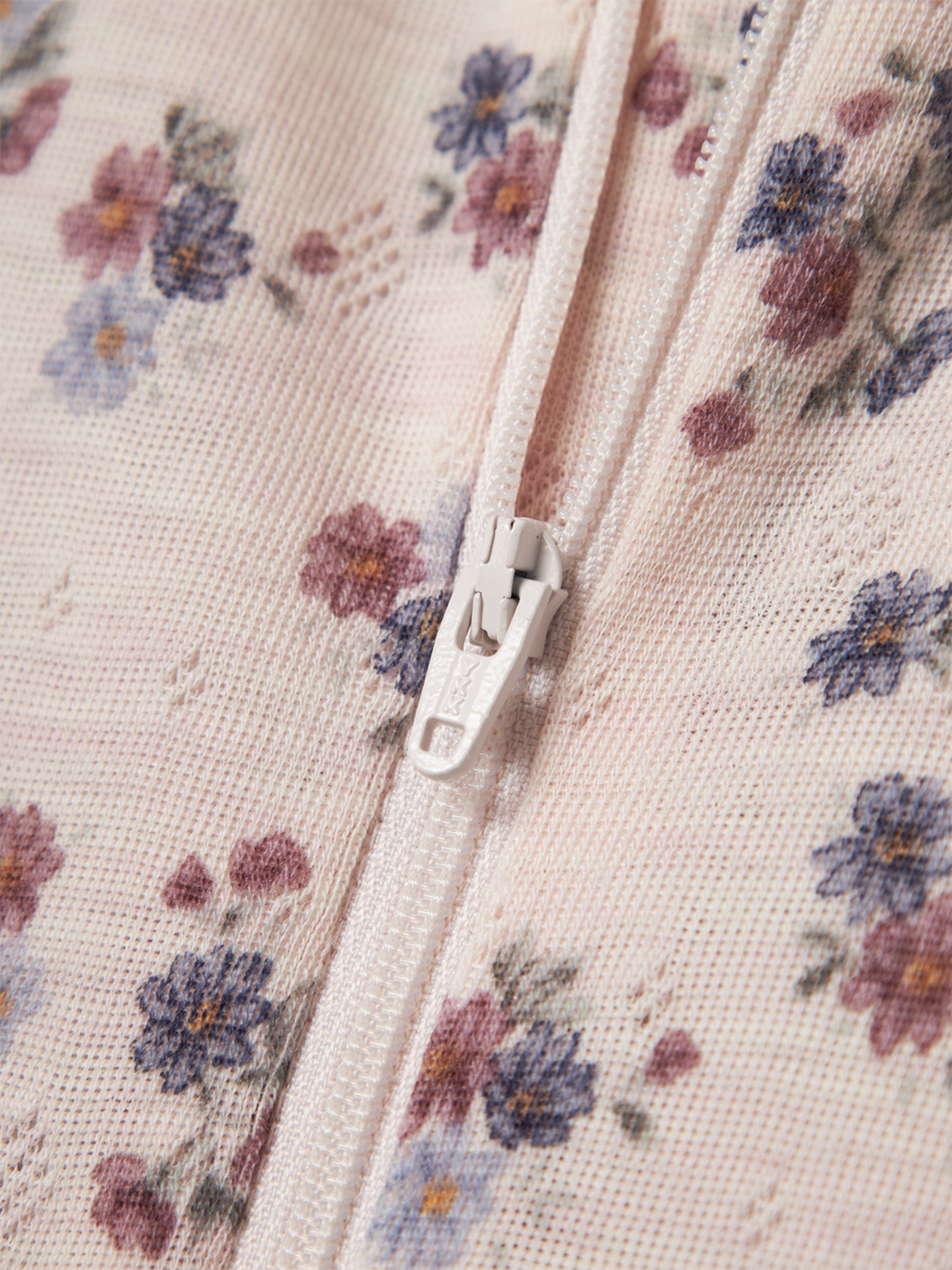 Wang Wool Needle Nightsuit