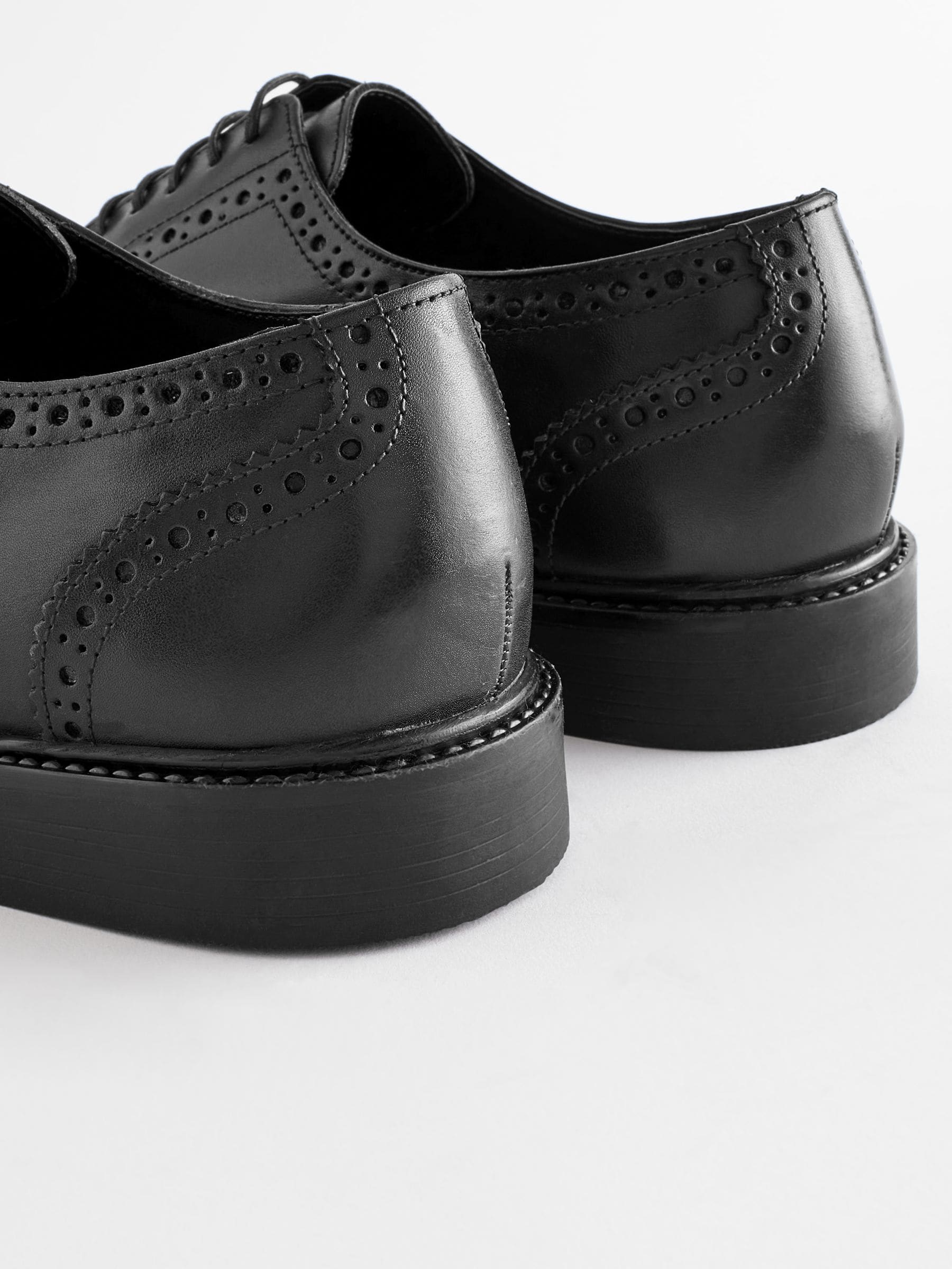 Zwart - Standaard pasvorm - Leren derby-brogues