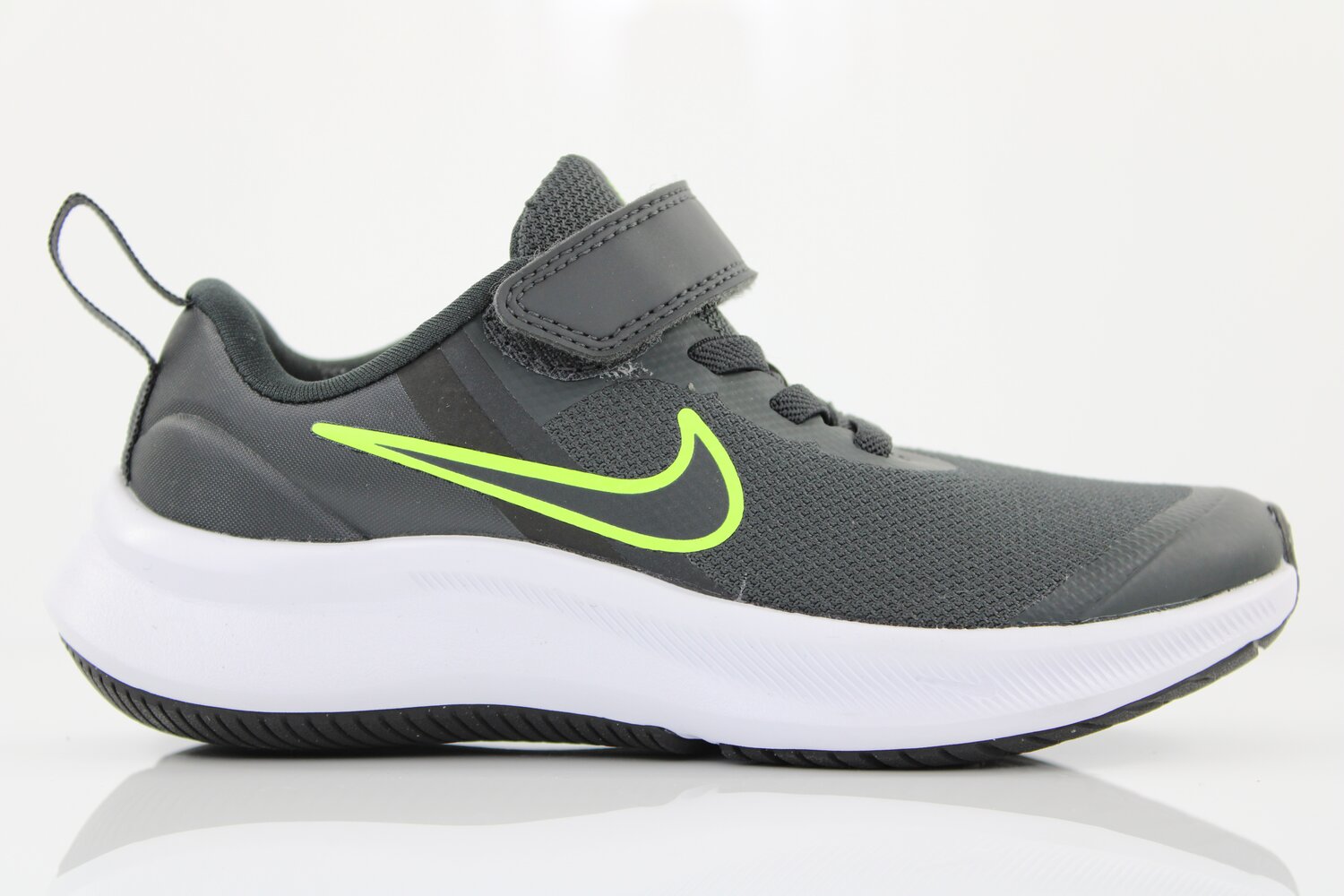 Nike Sneaker