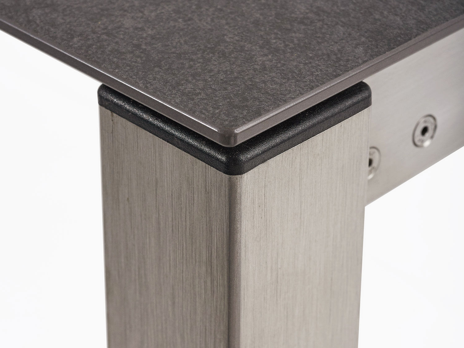 Ausziebarer Gartentisch mit Dektonplatte Dark Moon