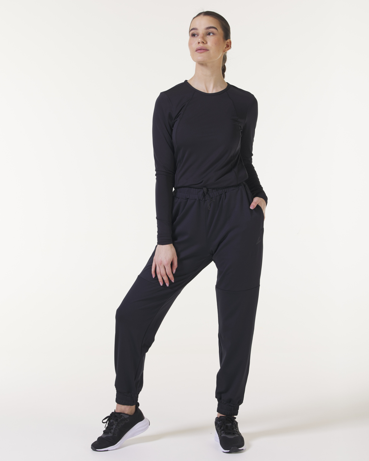 LEVITY Reform Joggers Black