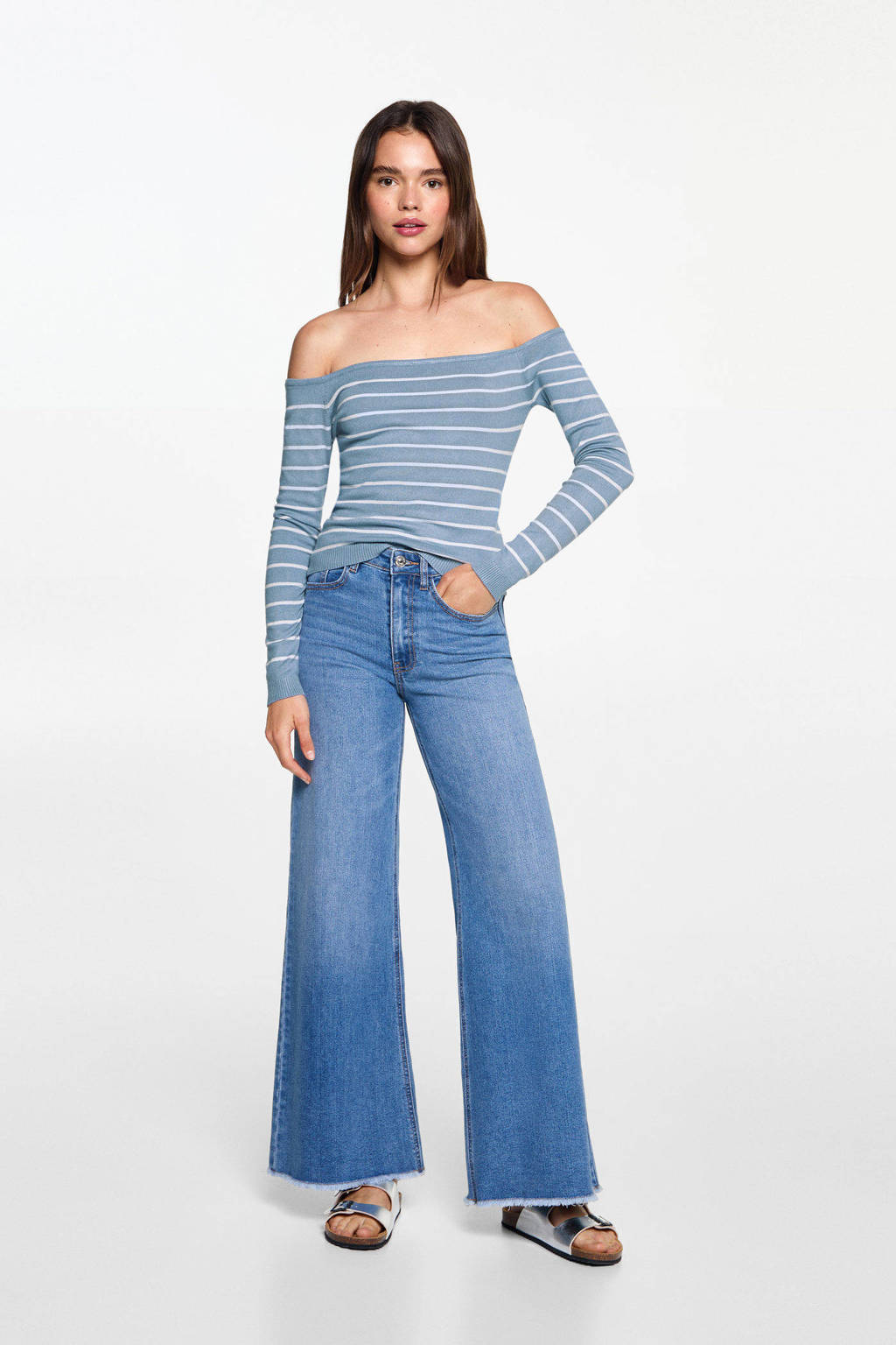 MANGO TEEN gestreepte fijngebreideoff shoulder top middenblauw/wit