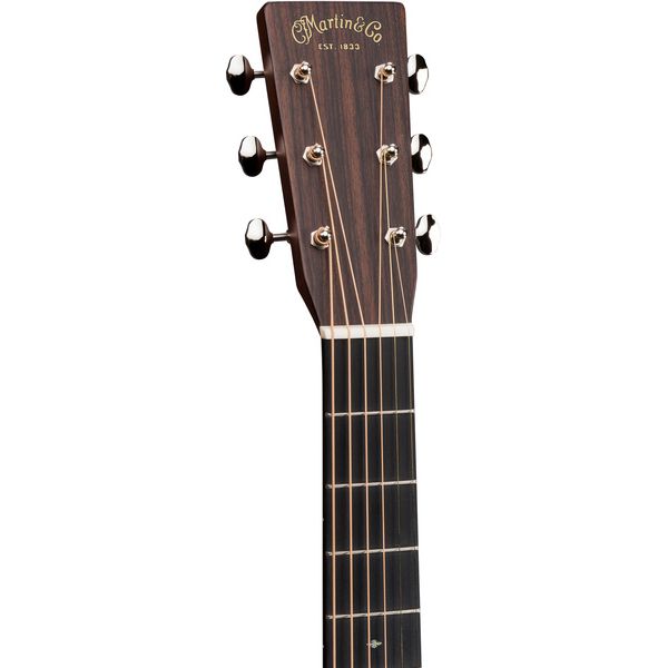 Martin Guitar HD-28 Sunburst