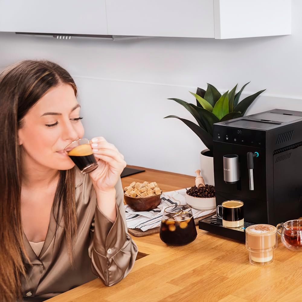 Cecotec Cafetière Superautomatique Compacte Cremmaet Compact. 1350 W, 19 Bars, Système de Chauffage par Thermobloc, Réservoir de 150 g de Café avec Moulin Intégré et 1,1 L, Nettoyage Automatique