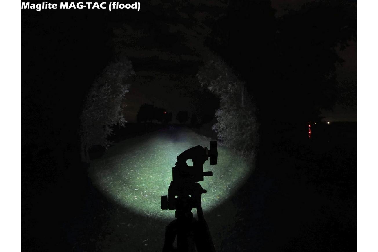 Maglite MAG-TAC, plain bezel zwart