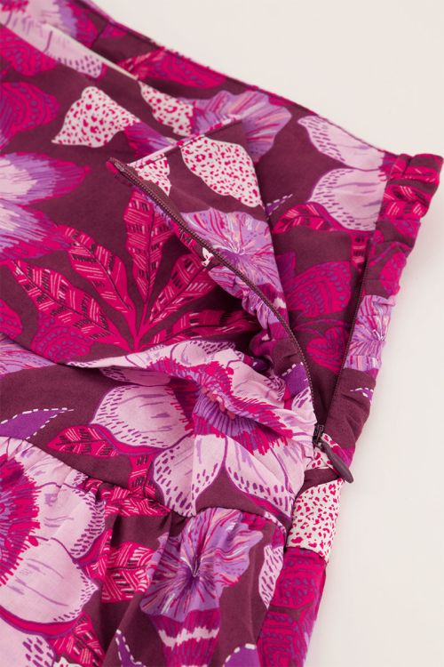 Bruine skort met plooien en roze bloemenprint