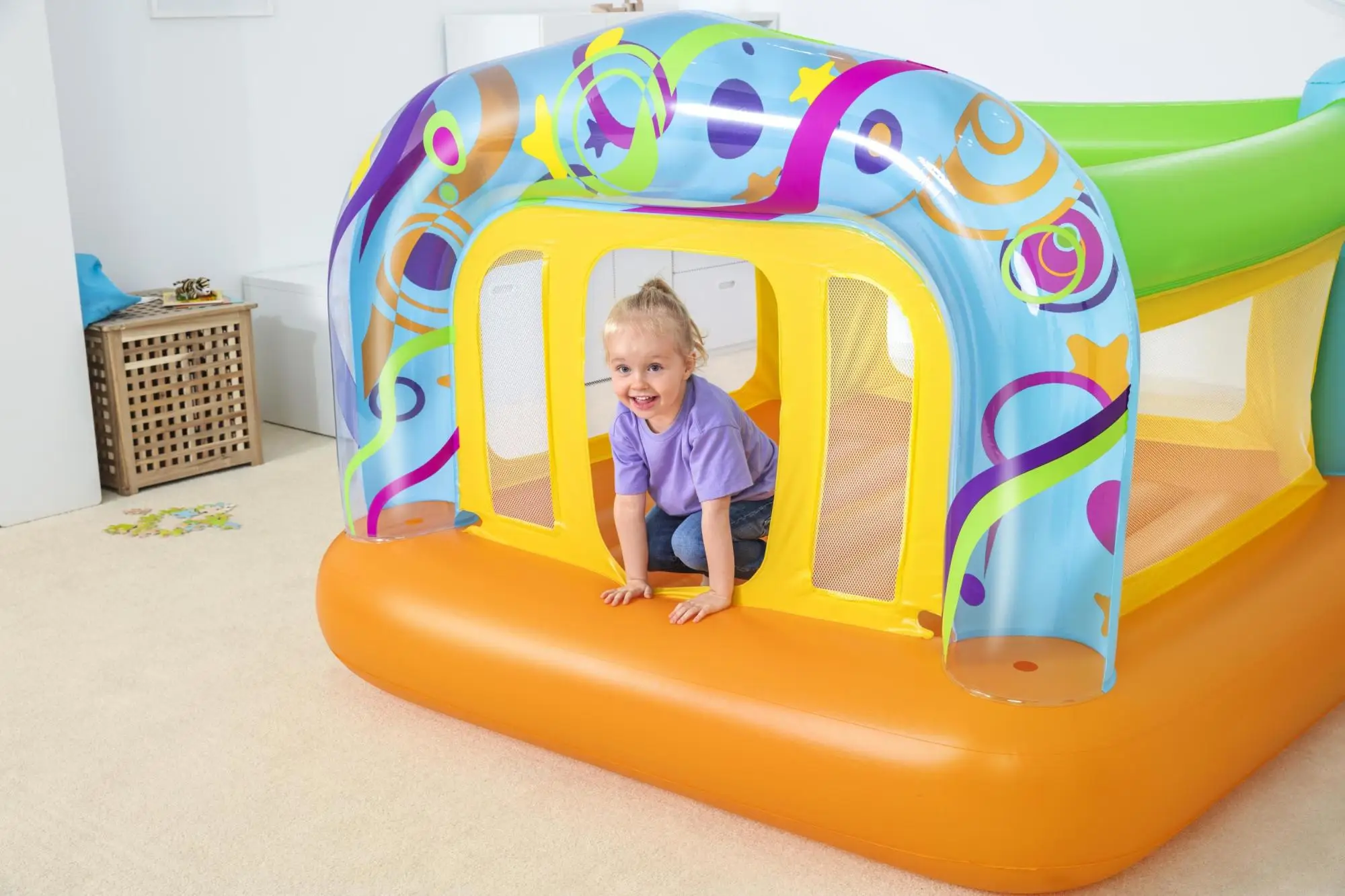 Cadeira de balanço Bestway Swirls 'N Twirls com bomba embutida