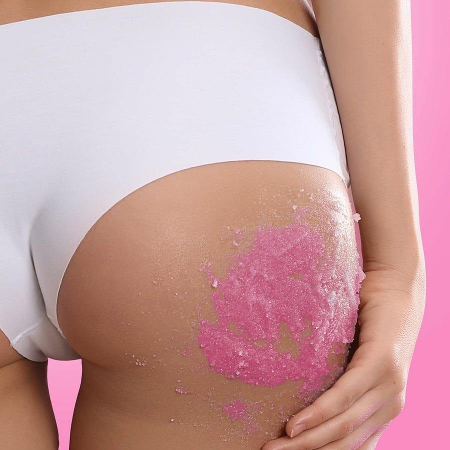 Biovène Strawberry Glow Scrub Revitalizing Body Polish 200g