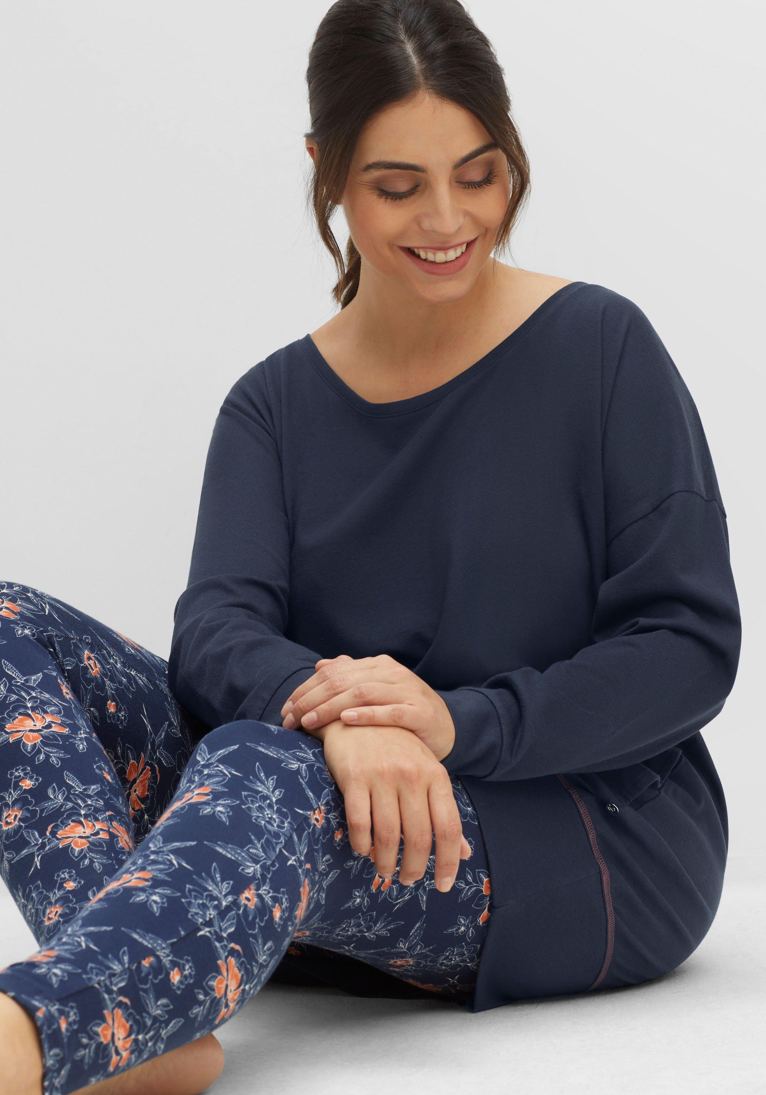 Relax-Shirtkleid mit weitem Rundhals und Kontrastnaht