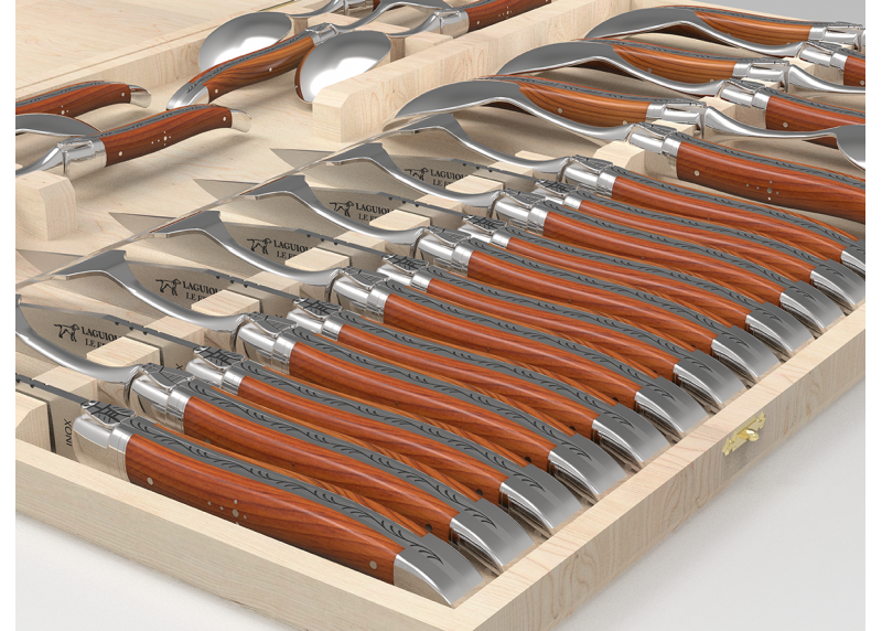 Service Laguiole de 24 pièces avec un manche en bois d'If et mitres en acier inoxydable