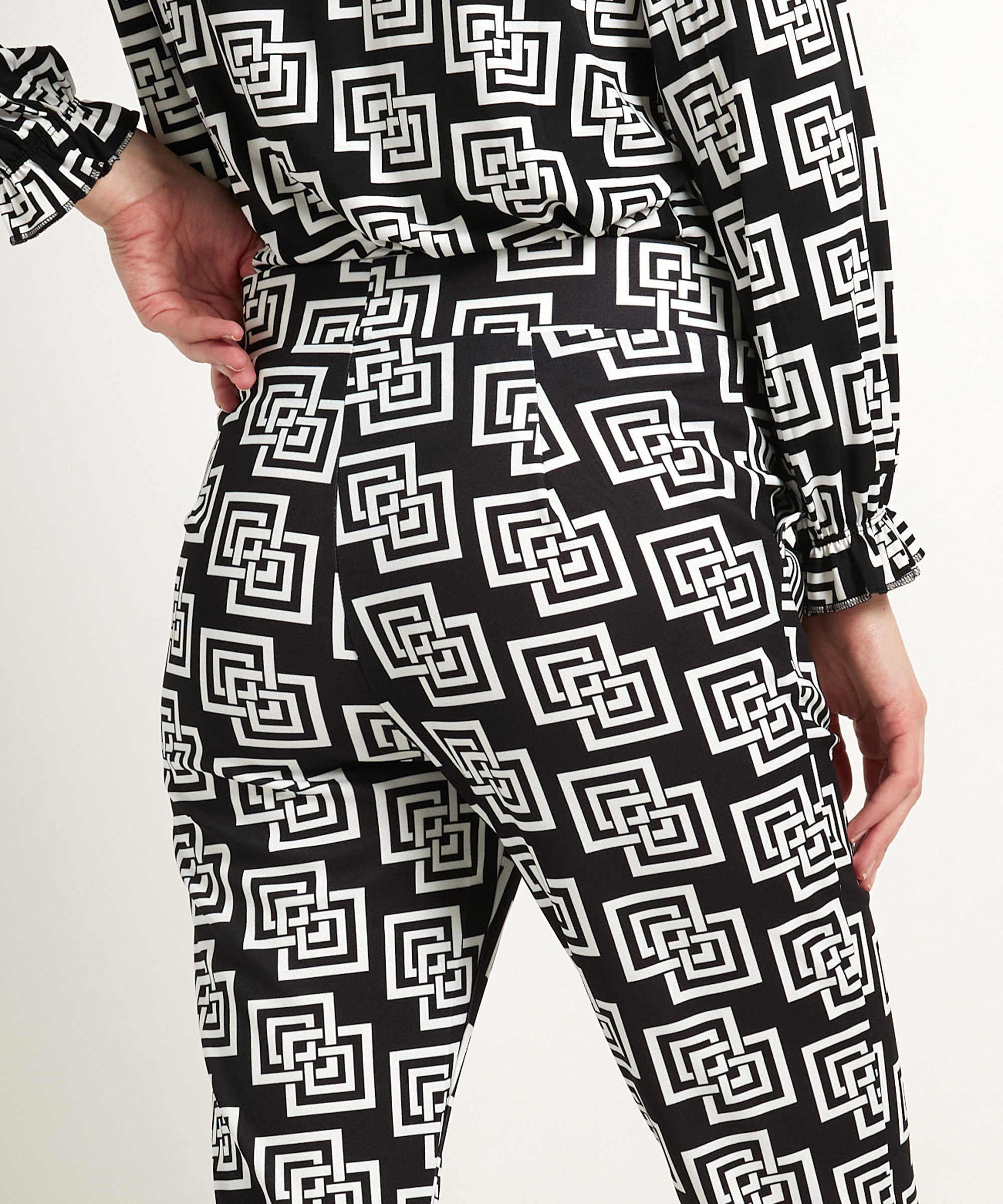 flared fit broek geometrisch