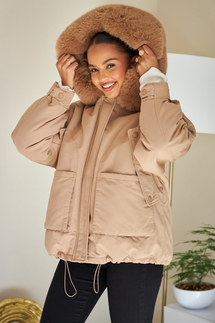 Doudoune courte camel capuche en fourrure