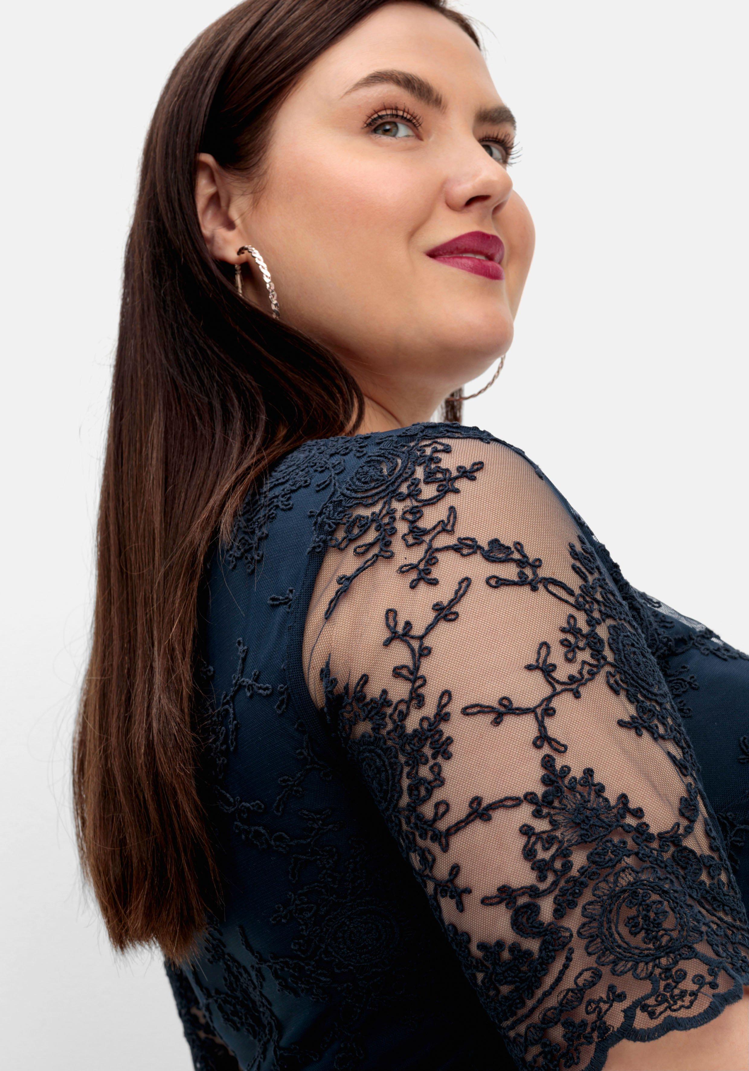 Abendkleid mit besticktem Mesh-Oberteil
