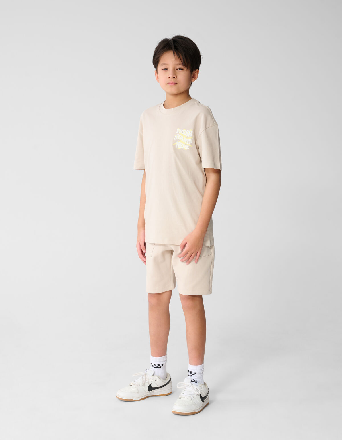 Fresh Artwork T-shirt Beige