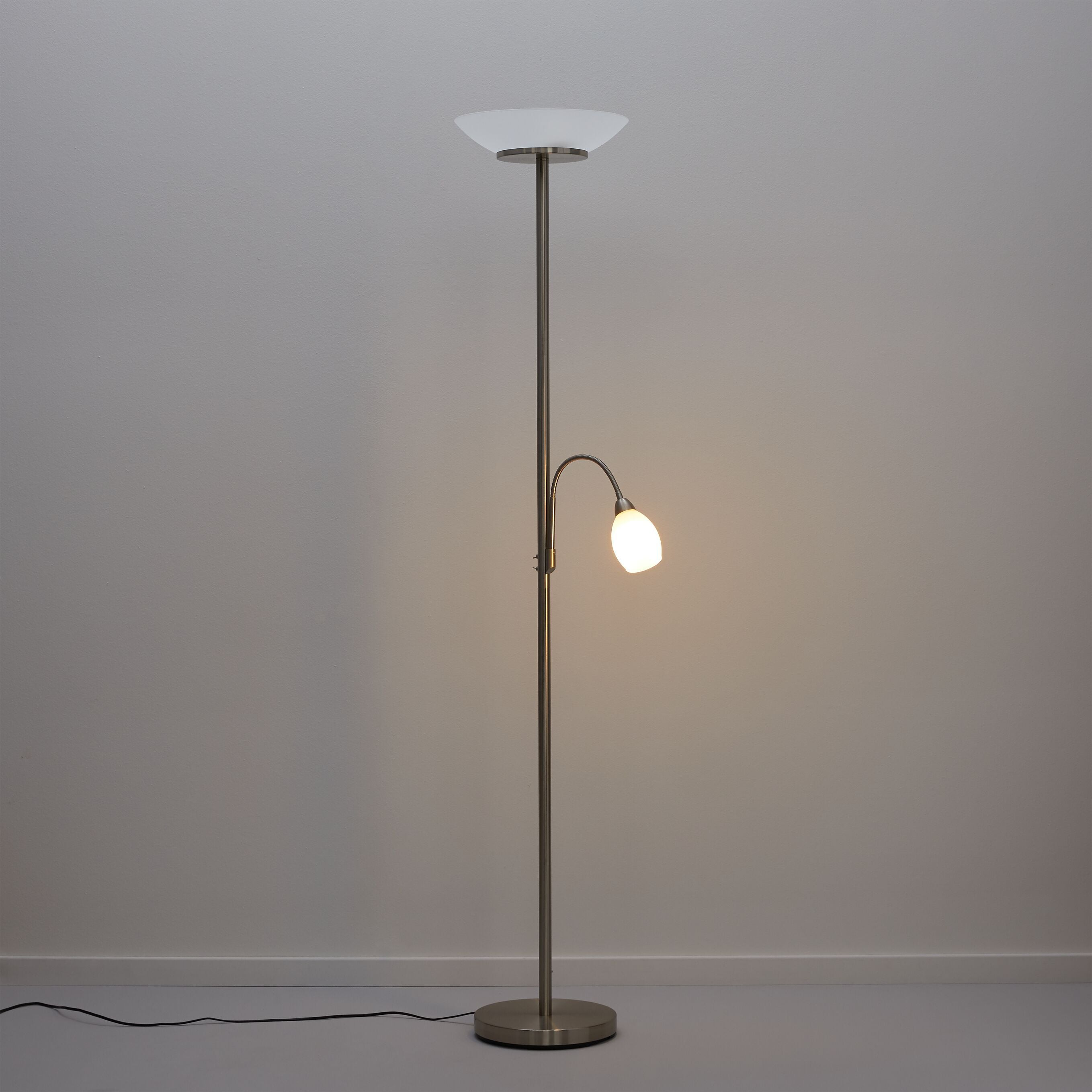 GERRY Stehleuchte - Silberfarbig / B: 34.0 cm x T: 25.0 cm x H: 180.0 cm