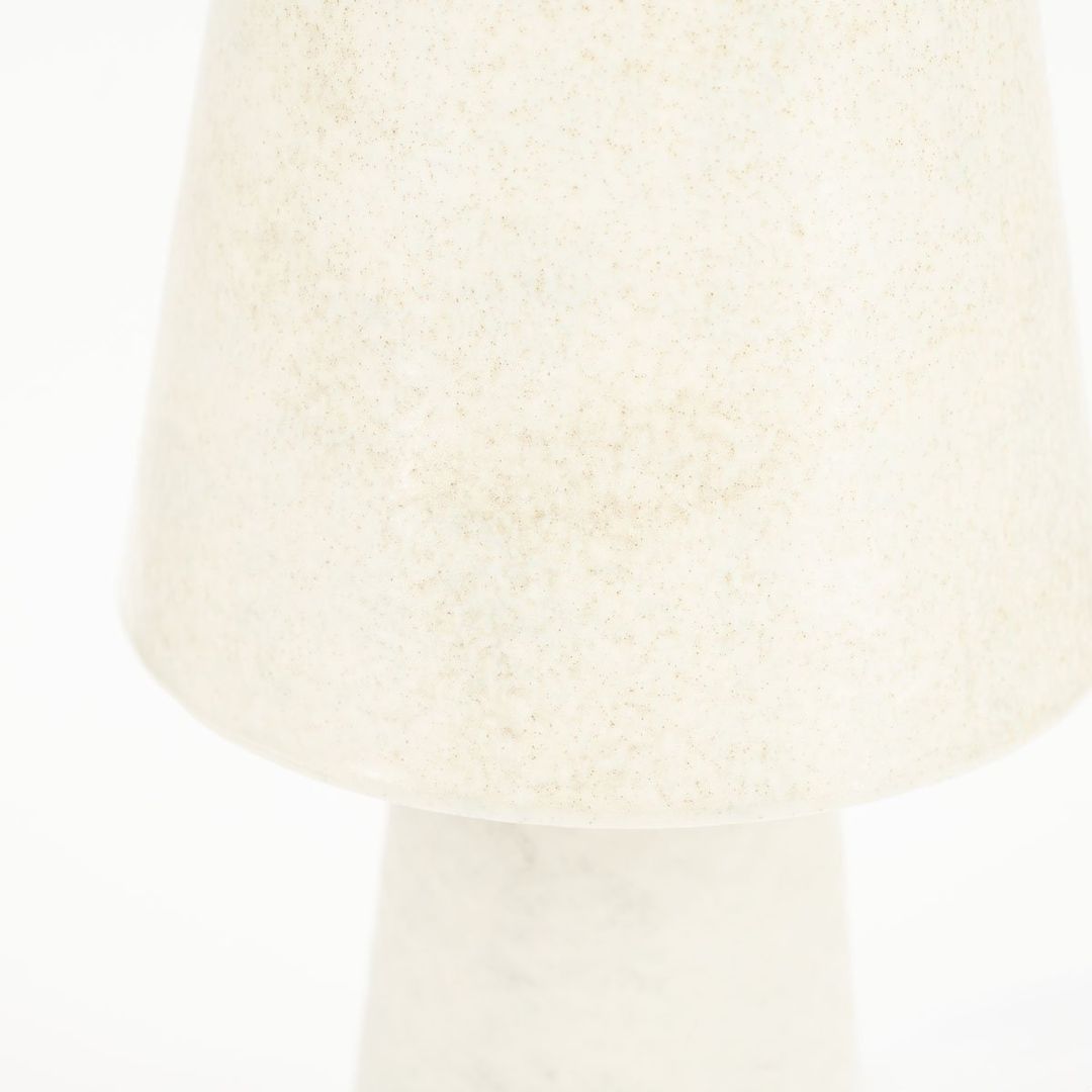 By Boo   Clayton Beige Tafellamp