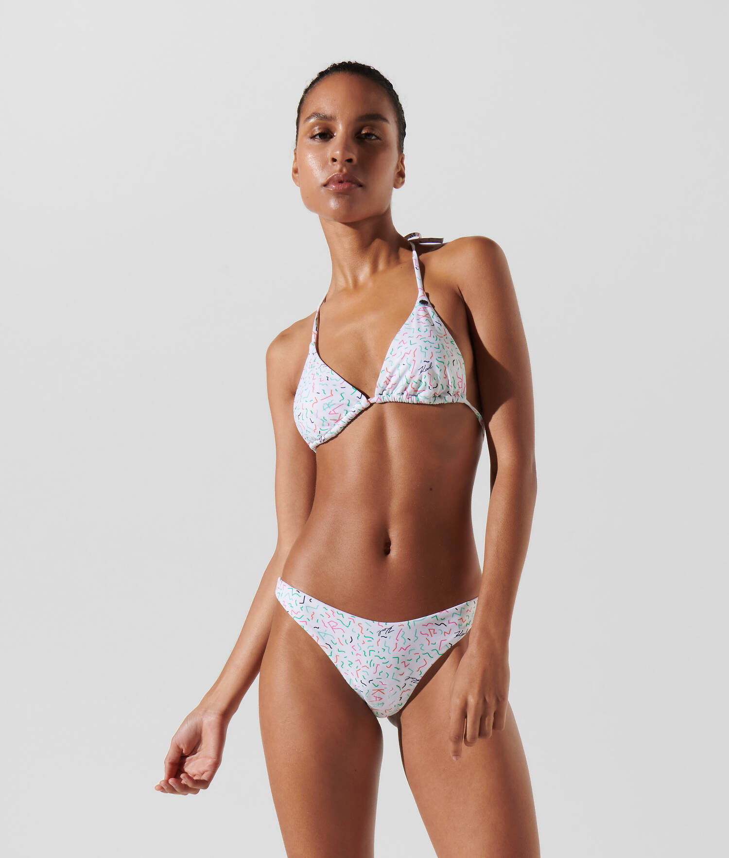 BAS DE BIKINI À IMPRIMÉ GÉOMÉTRIQUE AVEC ÉCHANCRURE HAUTE AU NIVEAU DES JAMBES