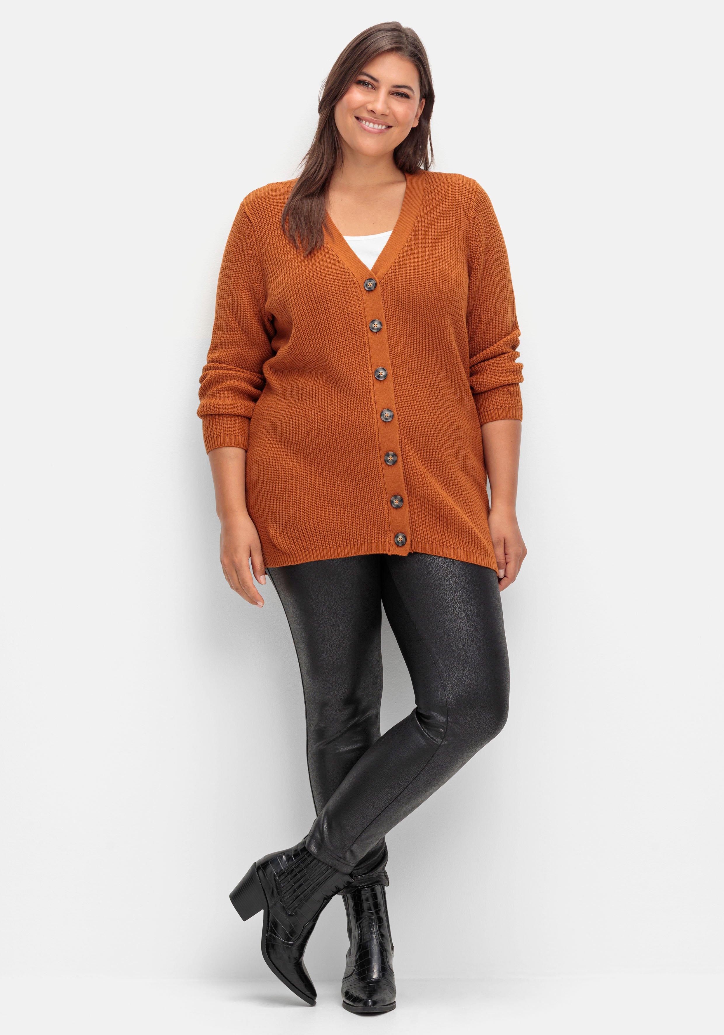 Strickjacke mit melierten Schmuckknöpfen