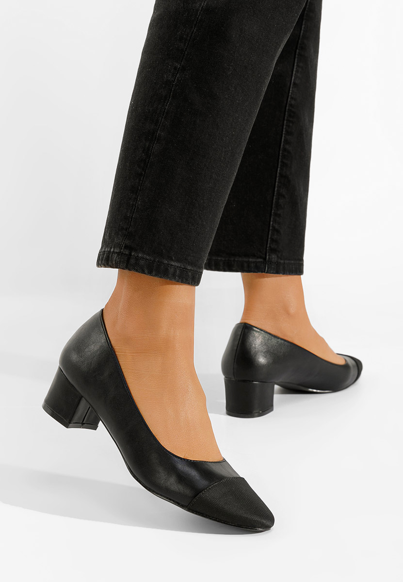 Chaussures à petit talon noirs Coram
