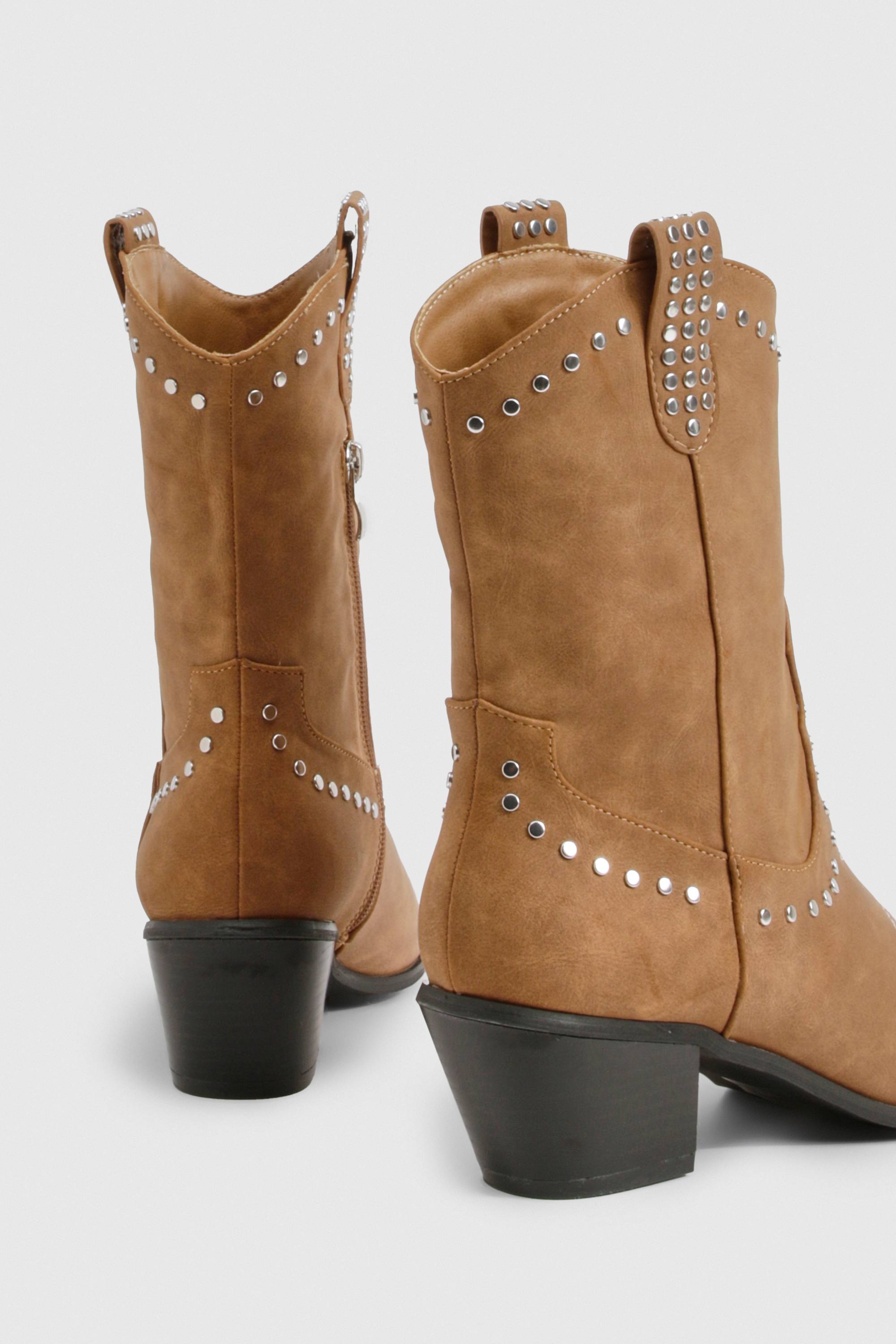 boohoo Bottes Western à chevilles cloutées
