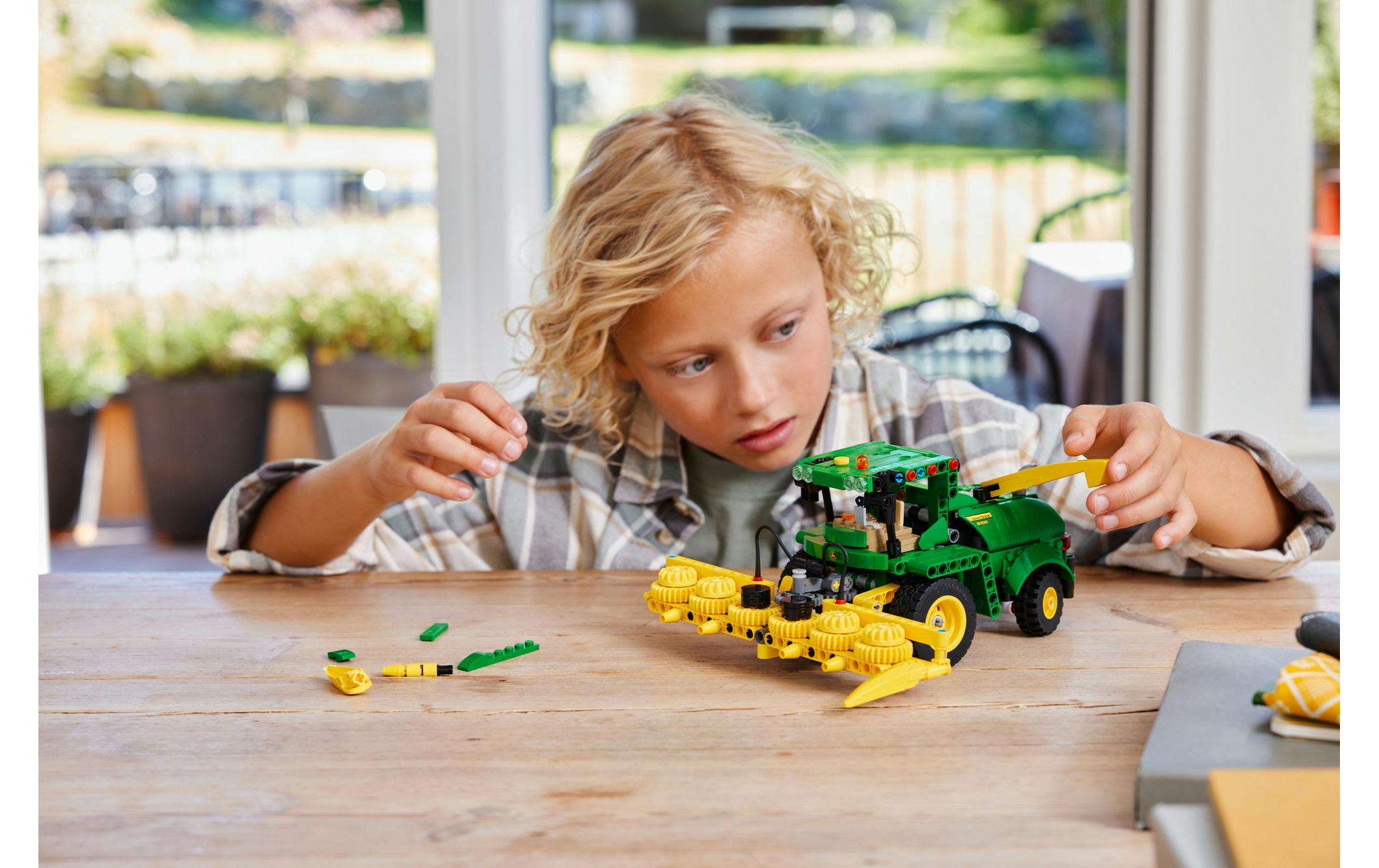 Technic John Deere 9700 Forage Harvester 42168Traktor-Spielset