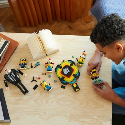 LEGO Despicable Me 75582 Klossebygd Gru og Minions