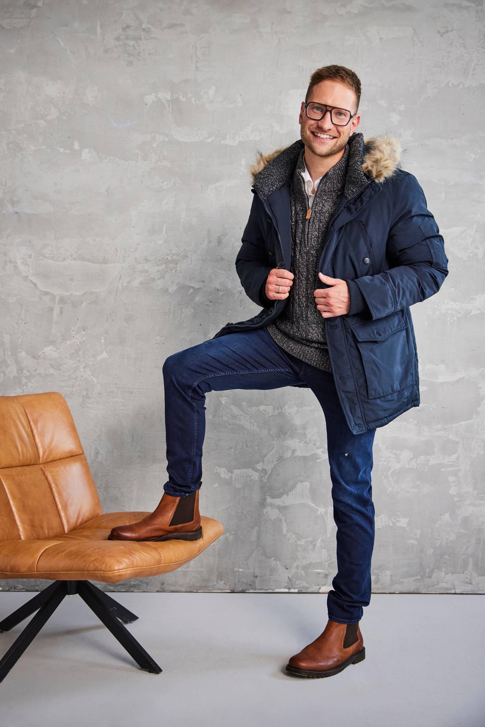 Bruno Banani Parka mit Kapuze strapazierfähiges Material,  abnehmbare Kapuze mit Fellimitat