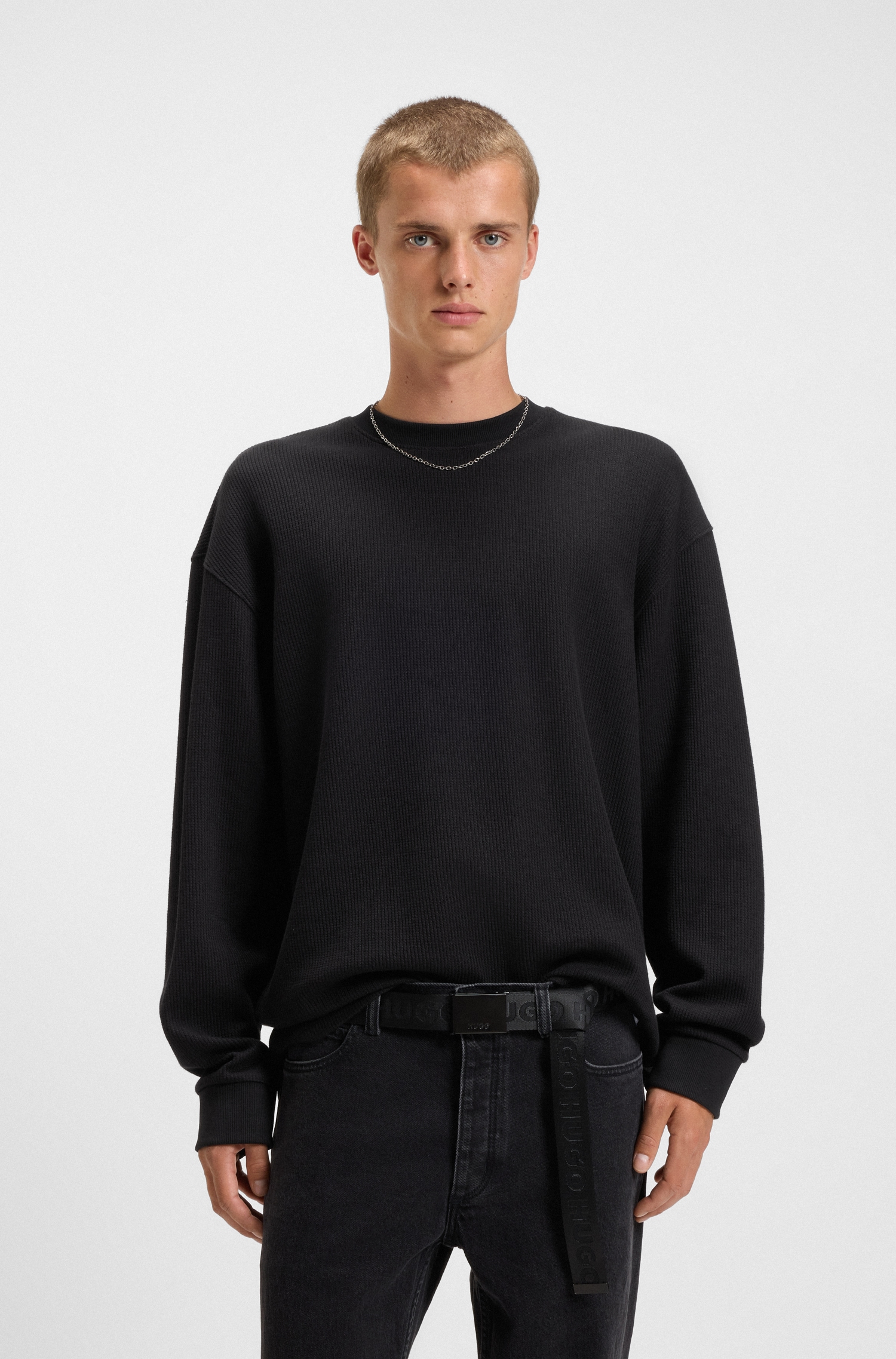 HUGO Blue Langarmshirt »Nuwolo«, mit Logo-Badge