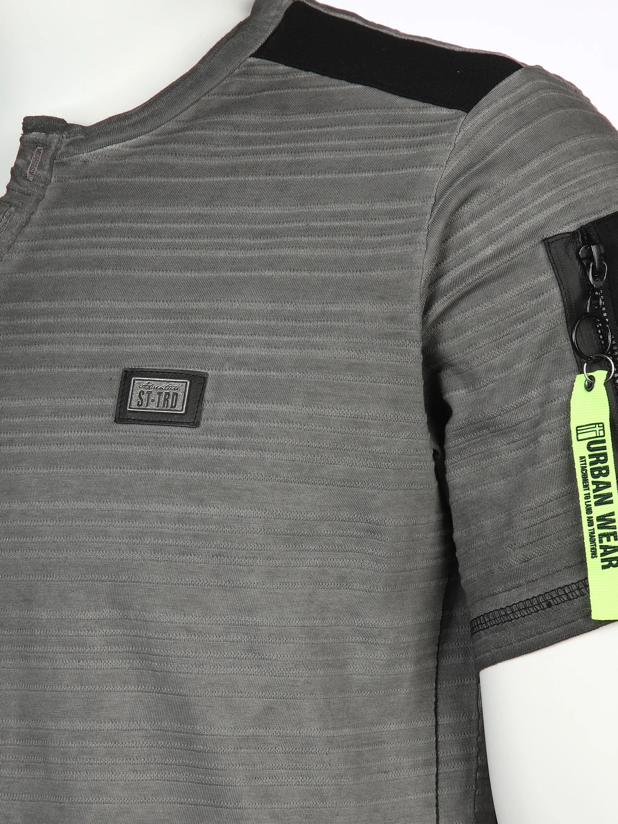Herren Henleyshirt mit Struktur