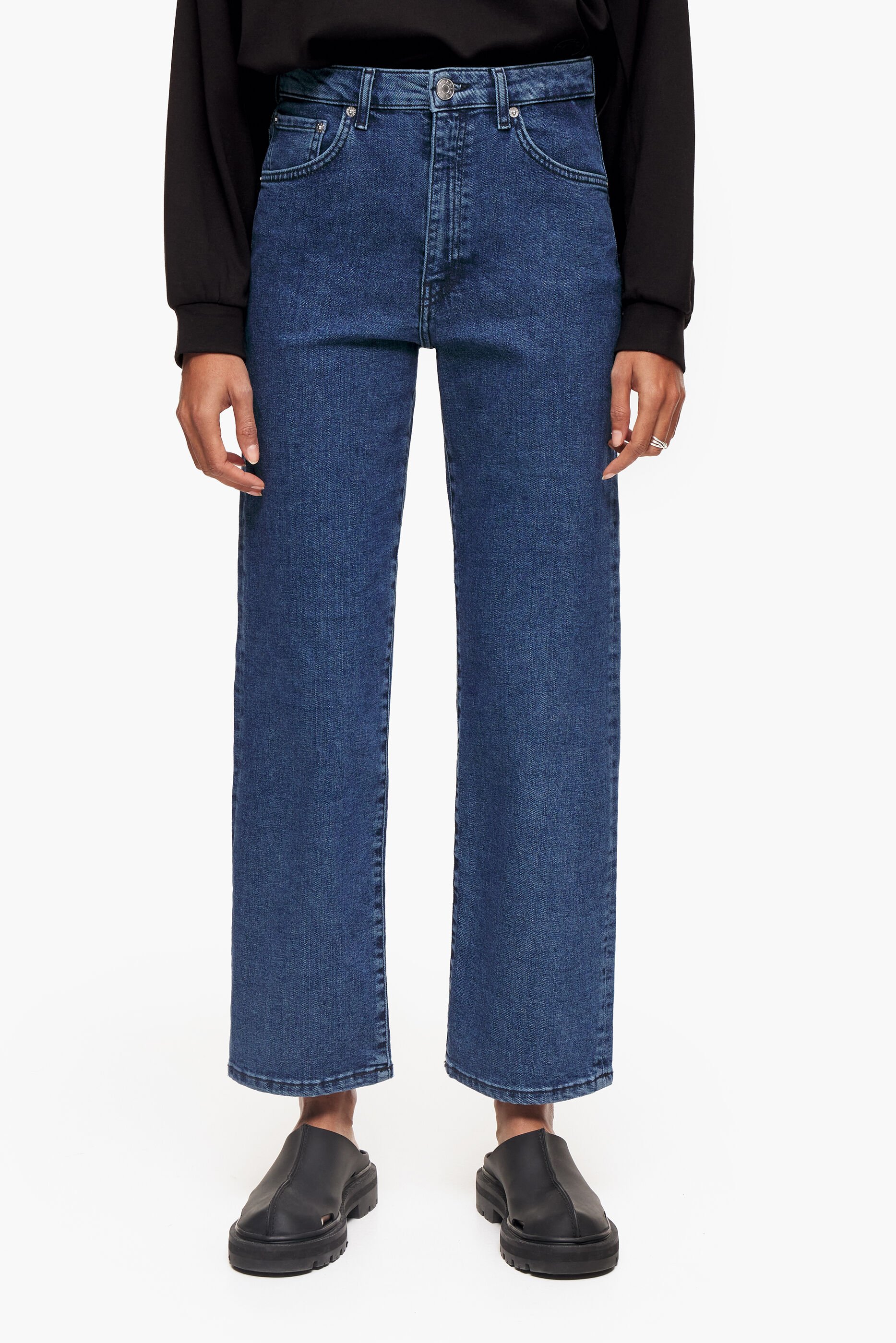 CALÇA RETA CURTA - Jeans azul escuro de perna reta