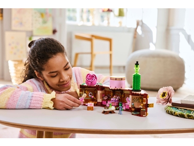 LEGO Glinda en Elphaba's slaapzaal (75683)
