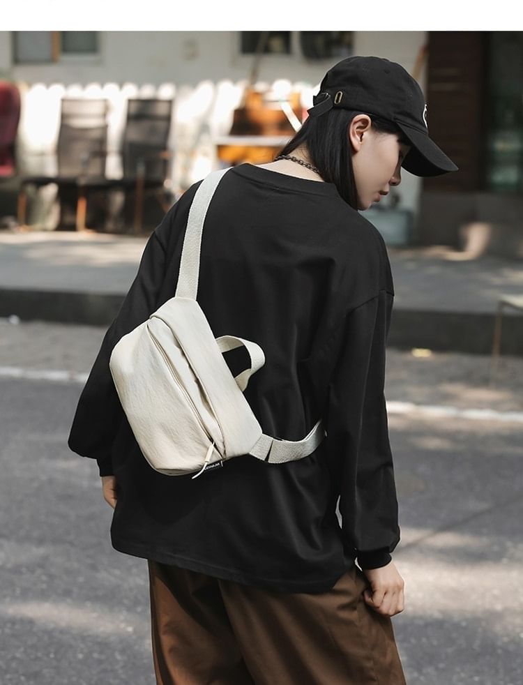 IOU - Effen nylon crossbodytas