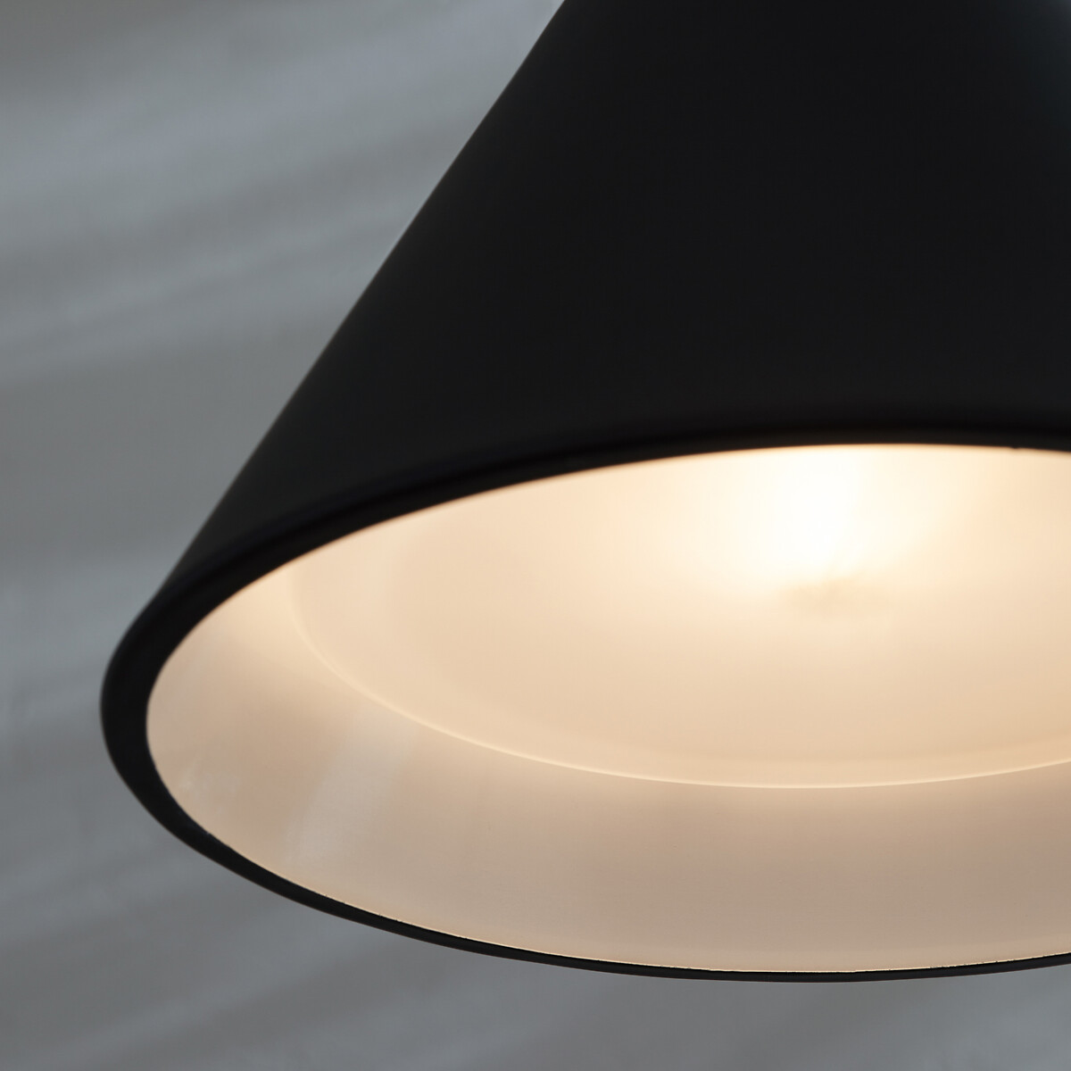 AM.PM<br>Luminária pendente cônica para uso externo, Moke