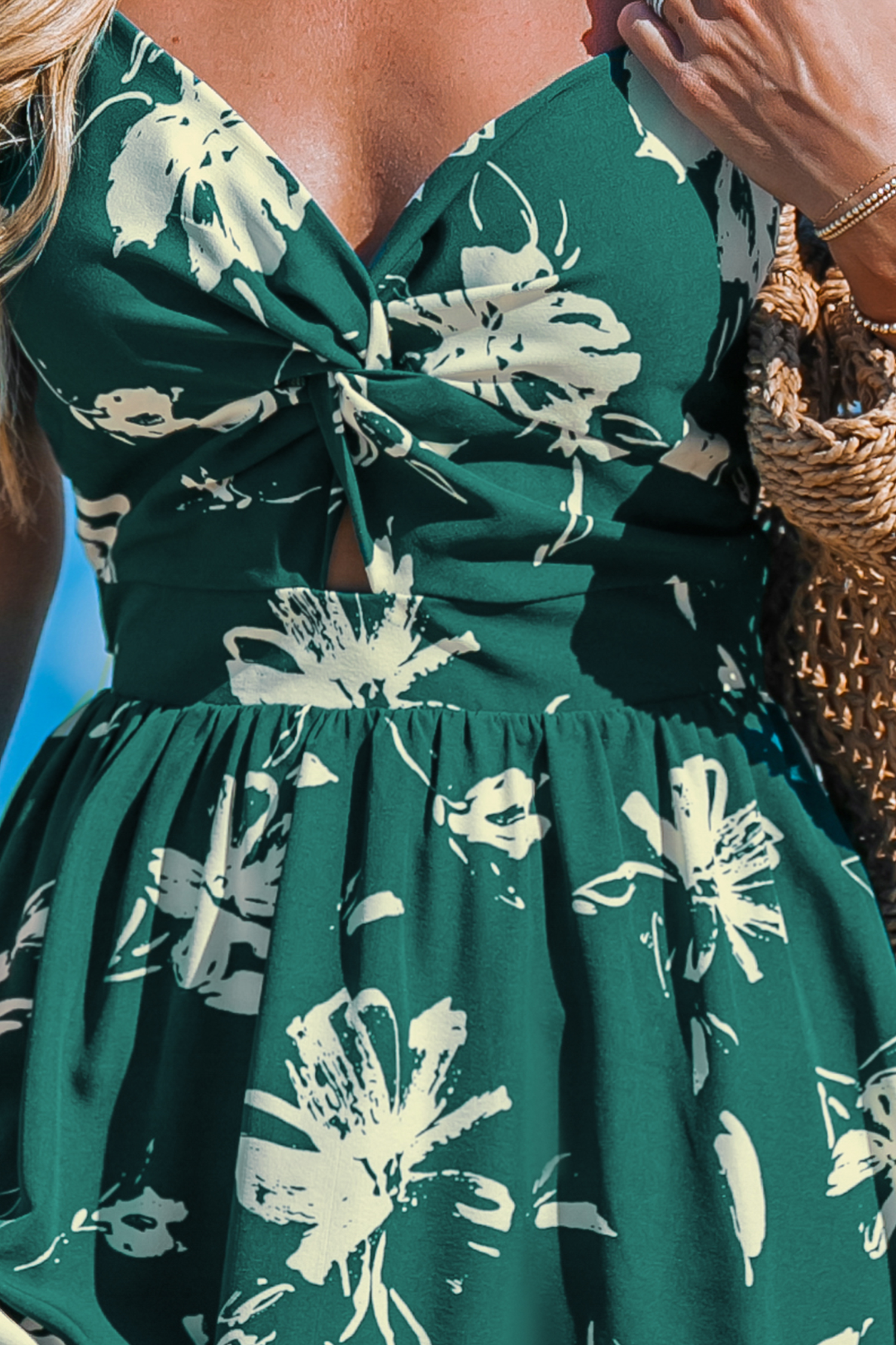 Robe mini avec col en cœur torsadée à fleurs