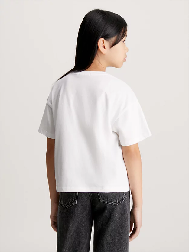 Camiseta com logo de corte quadrado