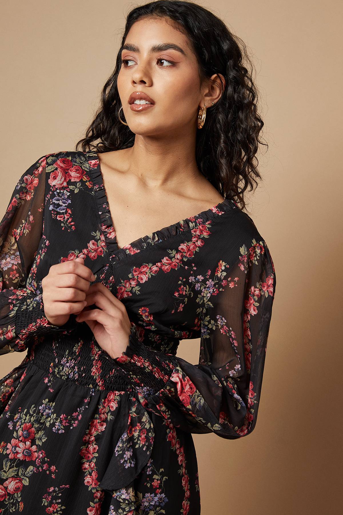 Oasis Robe Midaxi à Imprimé Floral avec Détails Volantés et Taille Froncée Petite