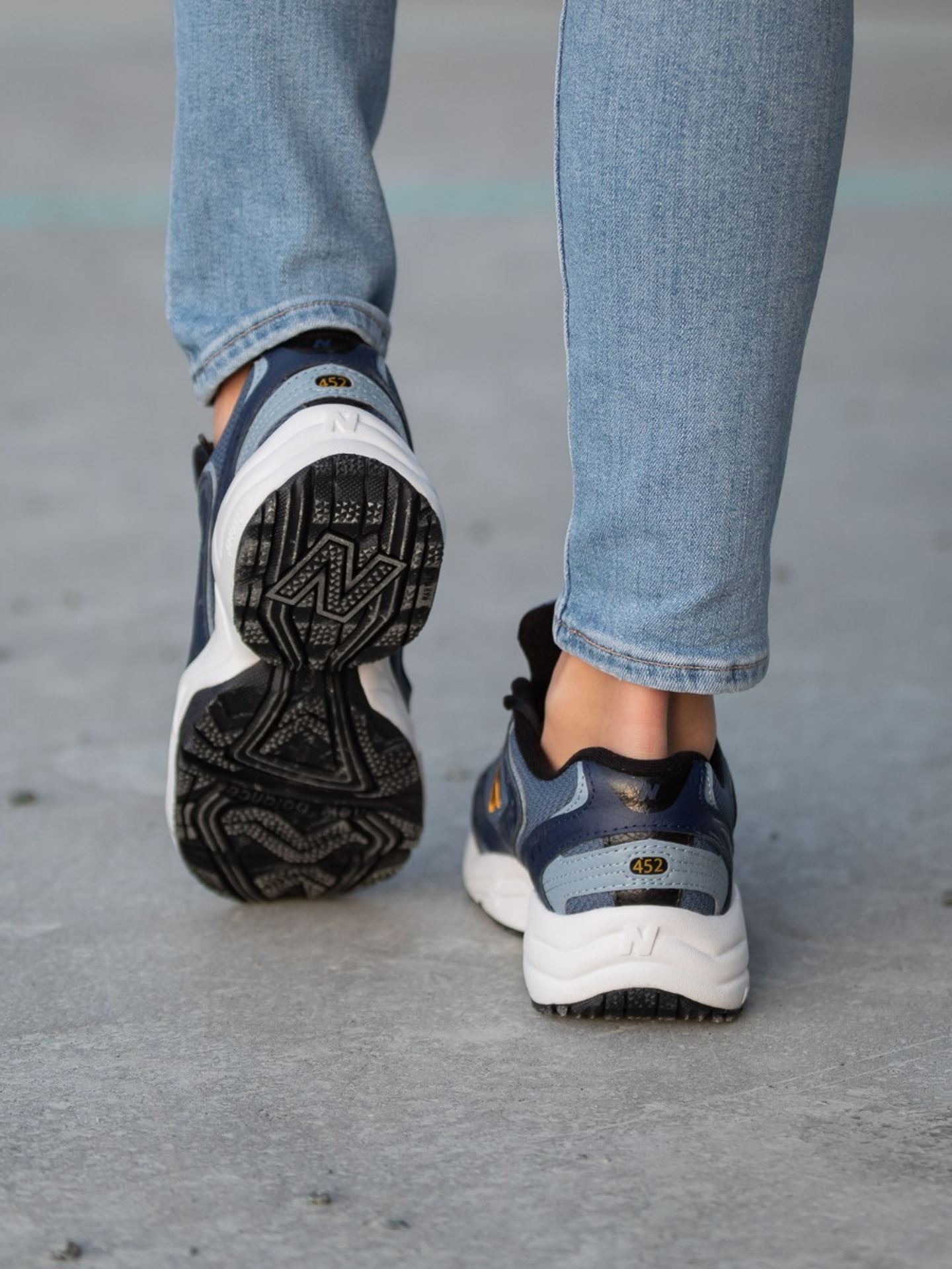 New Balance WX452
