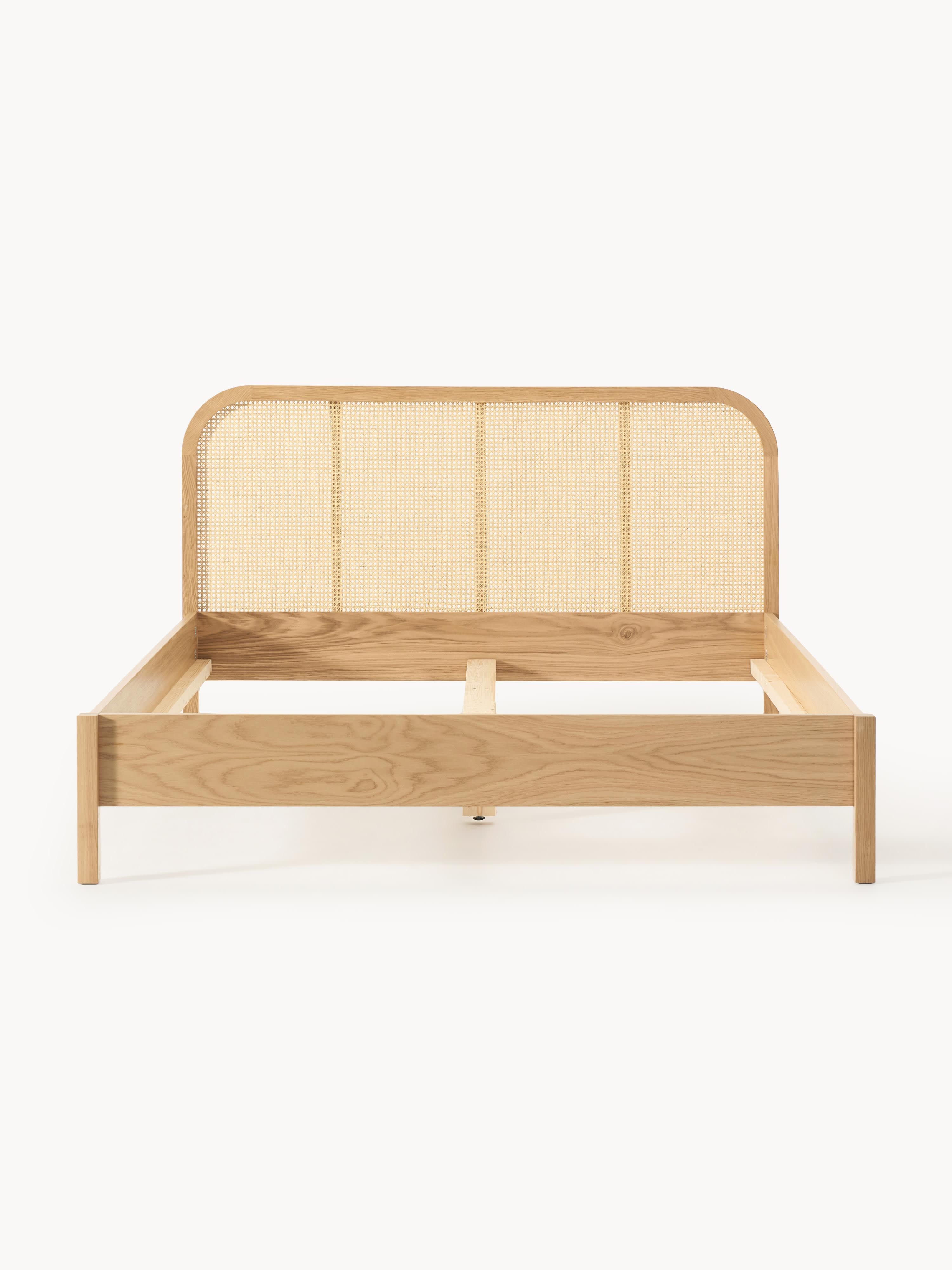 Houten bed Jones met hoofdeinde van Weens vlechtwerk