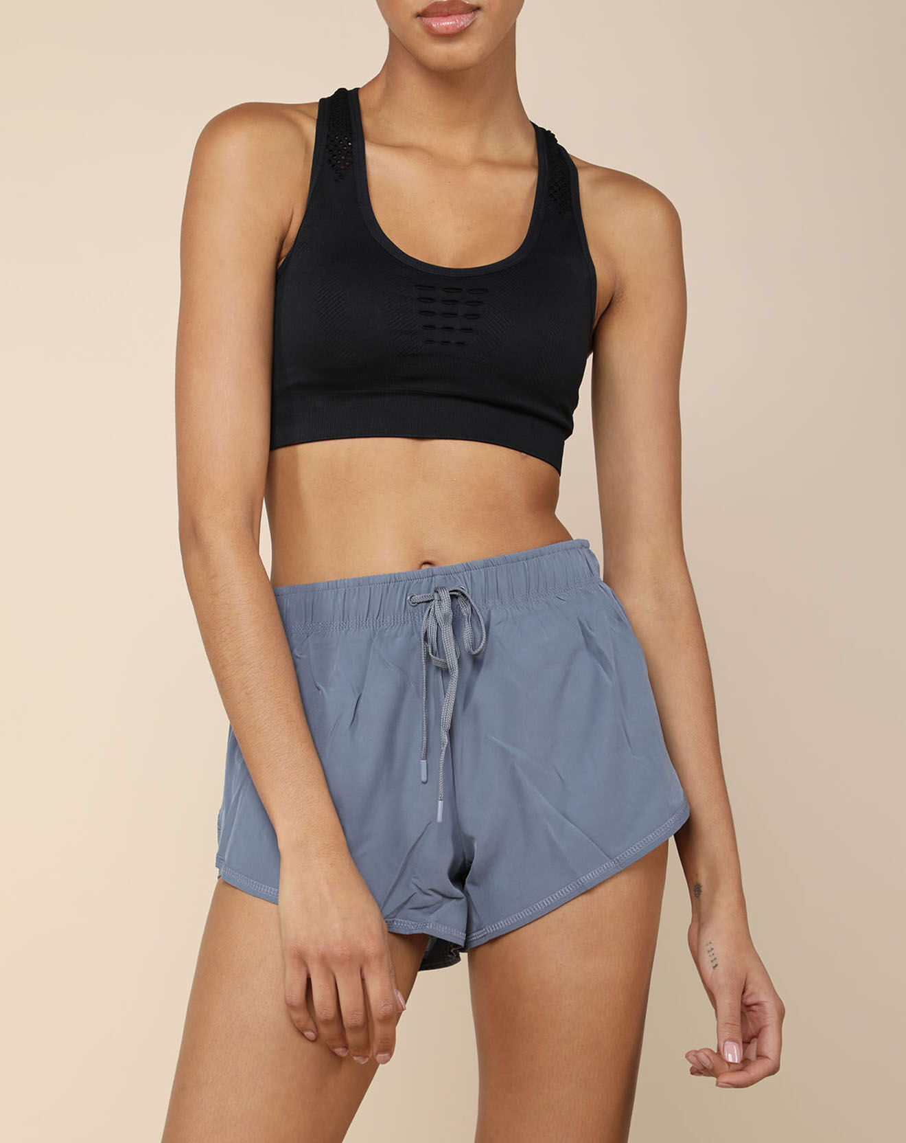 Onamaste Short de running léger et souple gris/rose
