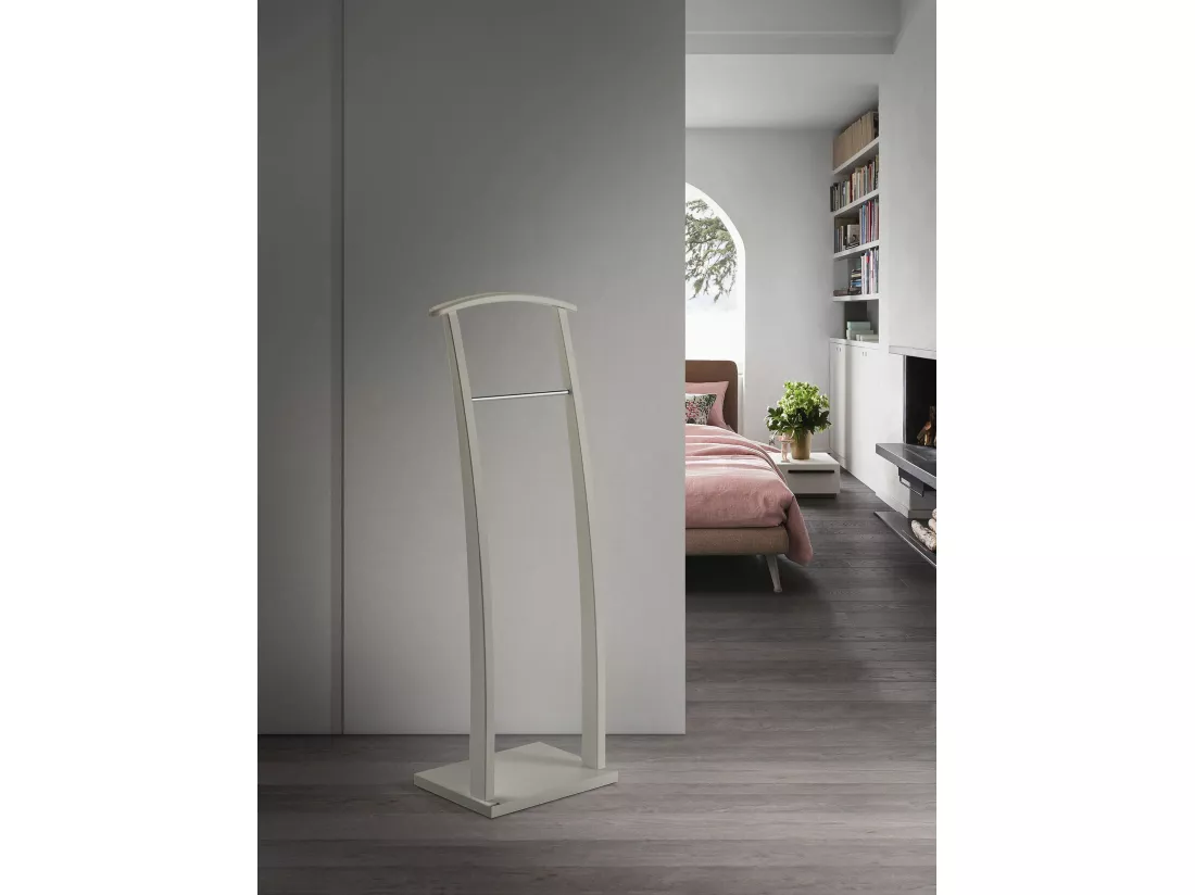 Valet de nuit - H117cm x L40cm x P28cm - hêtre massif taupe - Curves