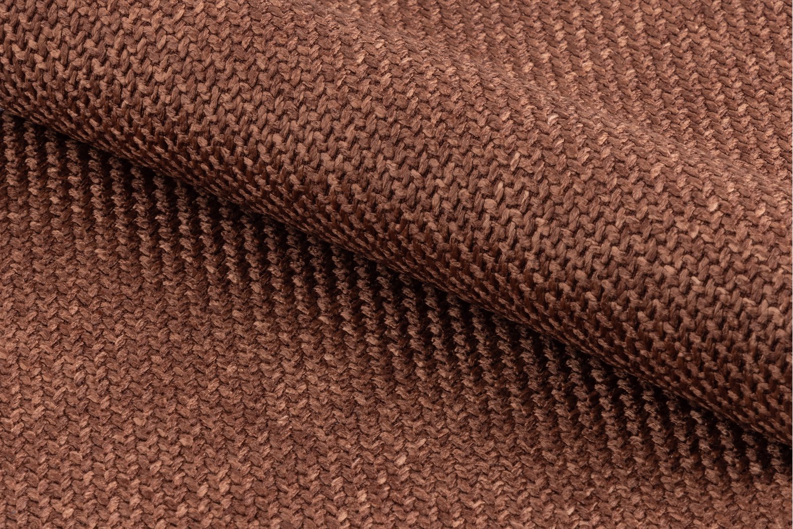 Glenda spisestol med arm Tekstil Basel 44 Terracotta med sortlakkert stålben
