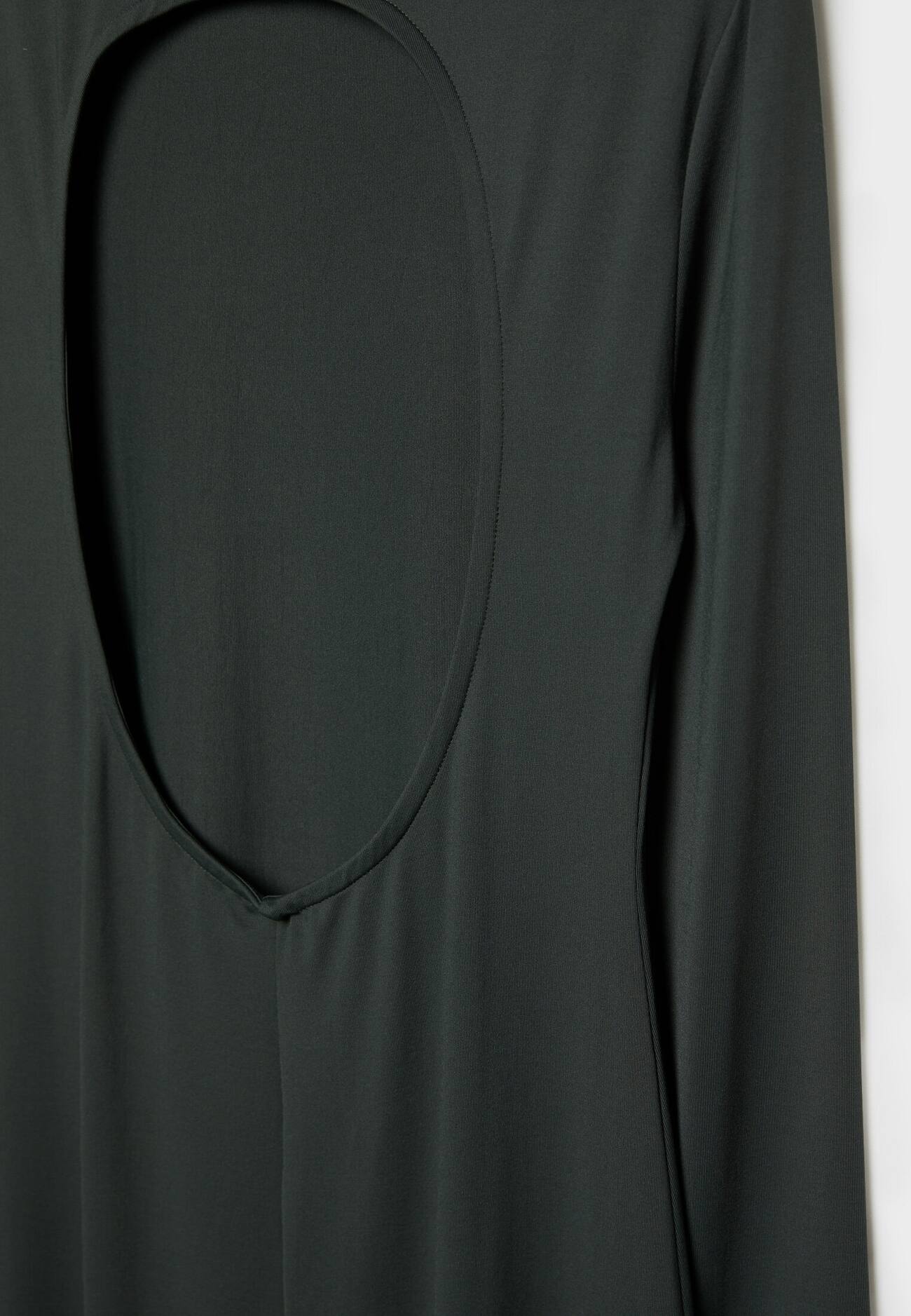 Vestido longo com costas abertas