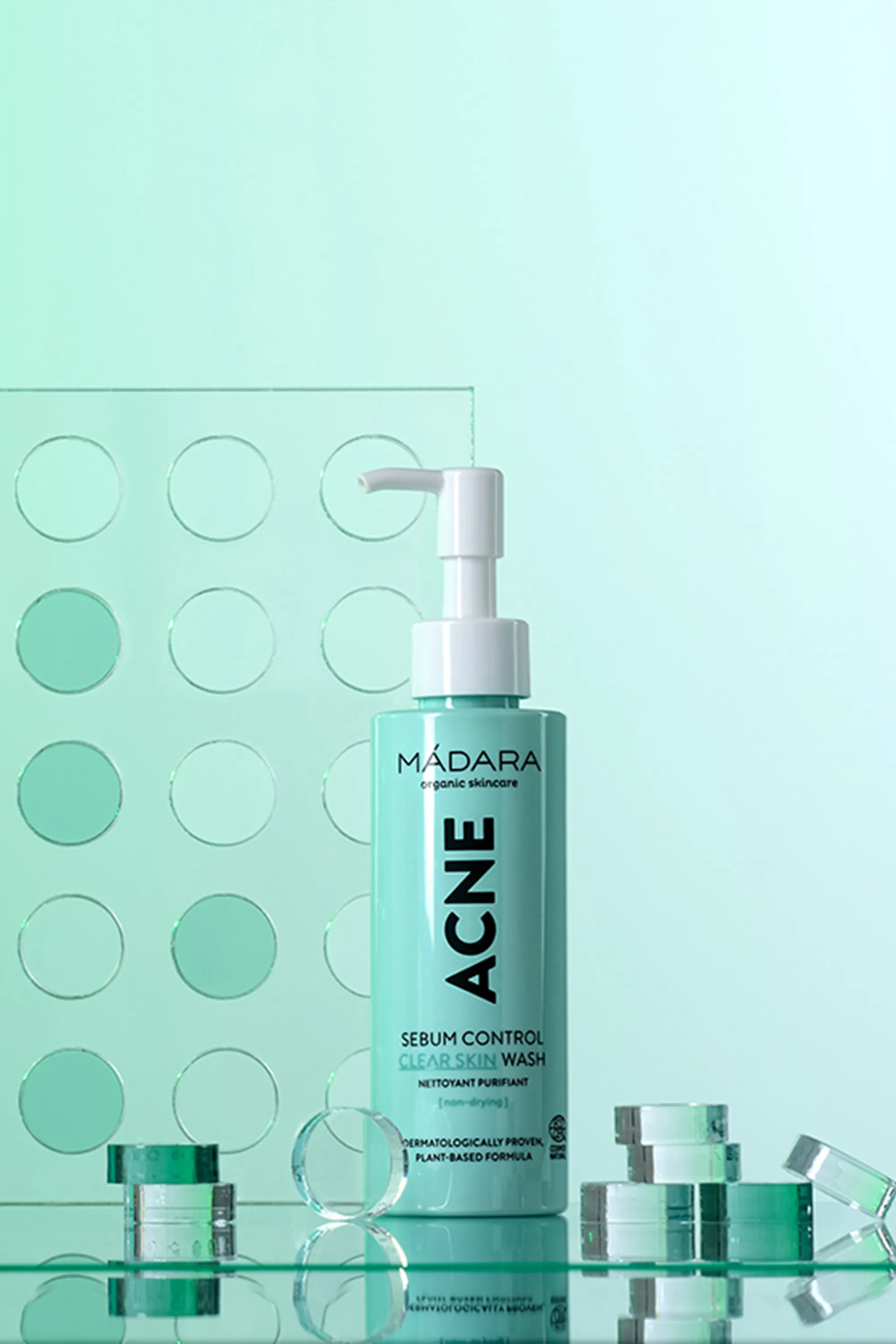 Mádara Cosmetics Nettoyant pour peaux acnéiques Sebum Control ACNE-140 ml