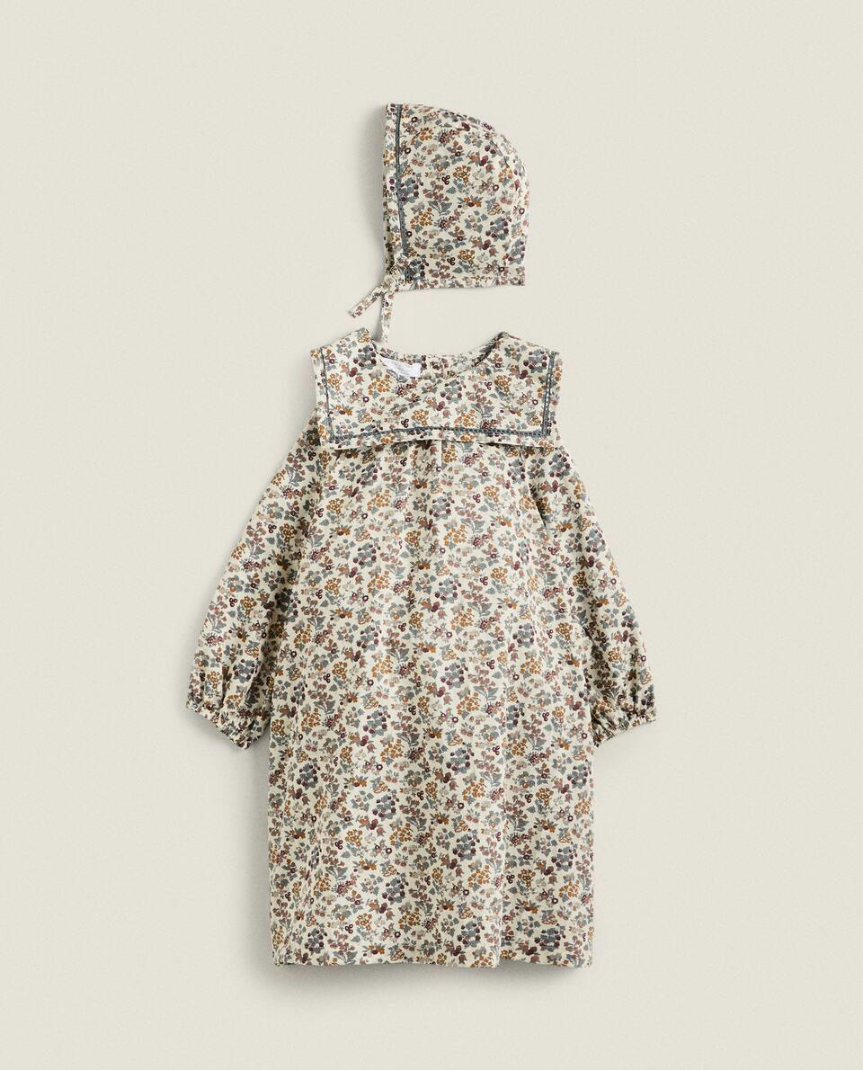 Gorro infantil em tecido com estampa floral