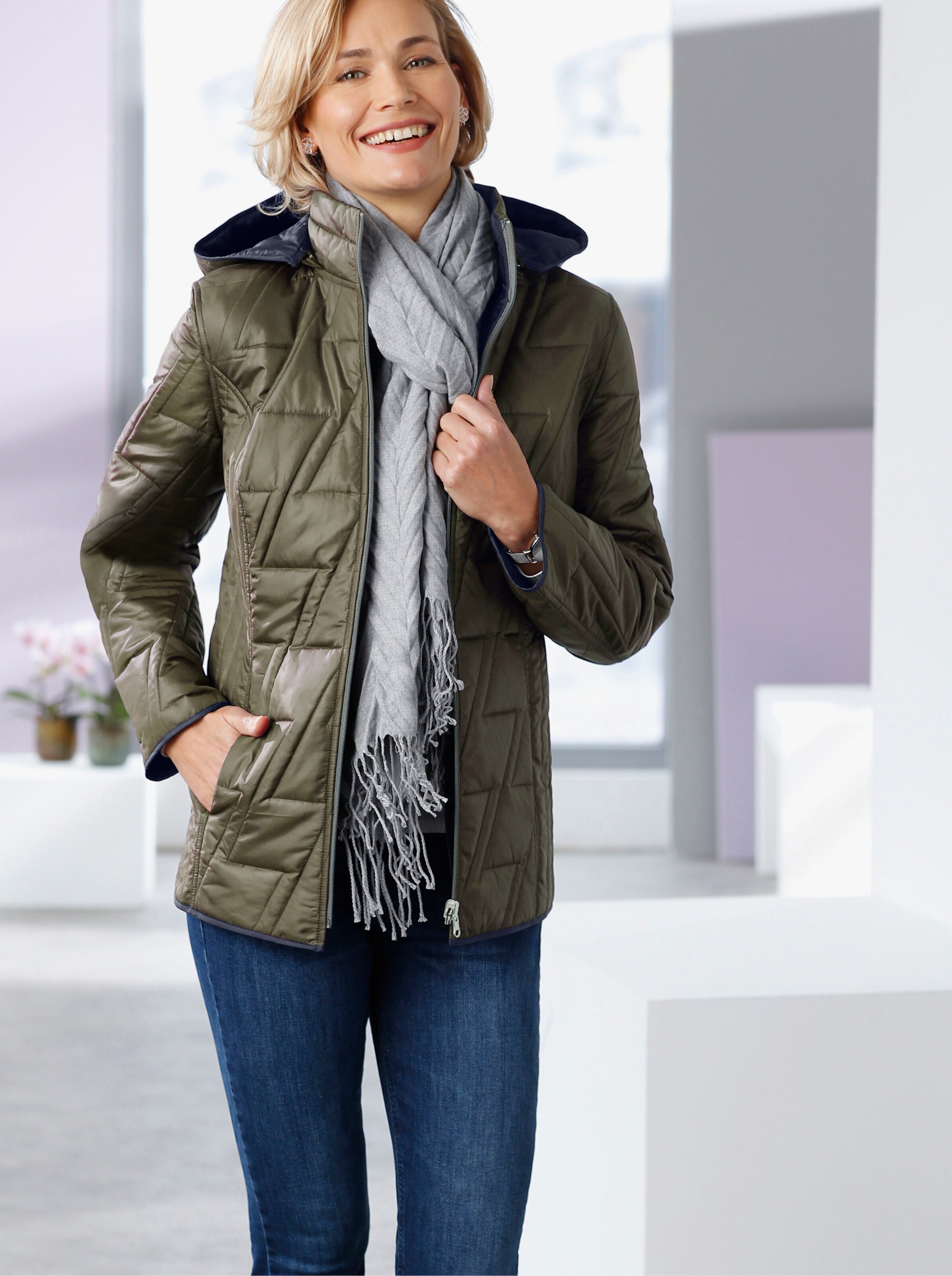Wendejacke mit Kapuze, abzippbar