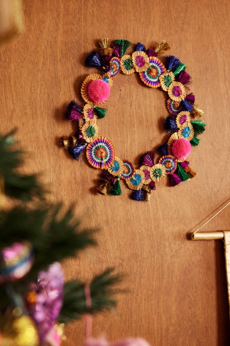 Couronne de Noël or et pompons multicolores Pondie Chérie