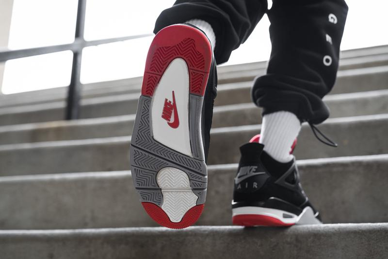 Air Jordan 4 Bred