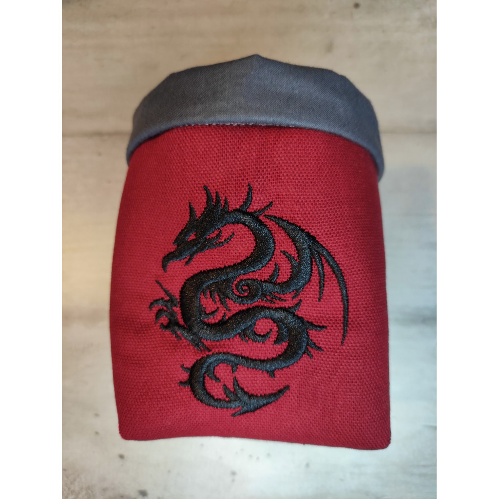 Bourse à dés carrée rouge et gris - Dragon noir