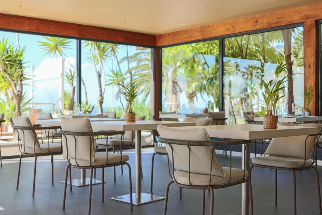 The Views Oasis Hotel Logies - Hotel